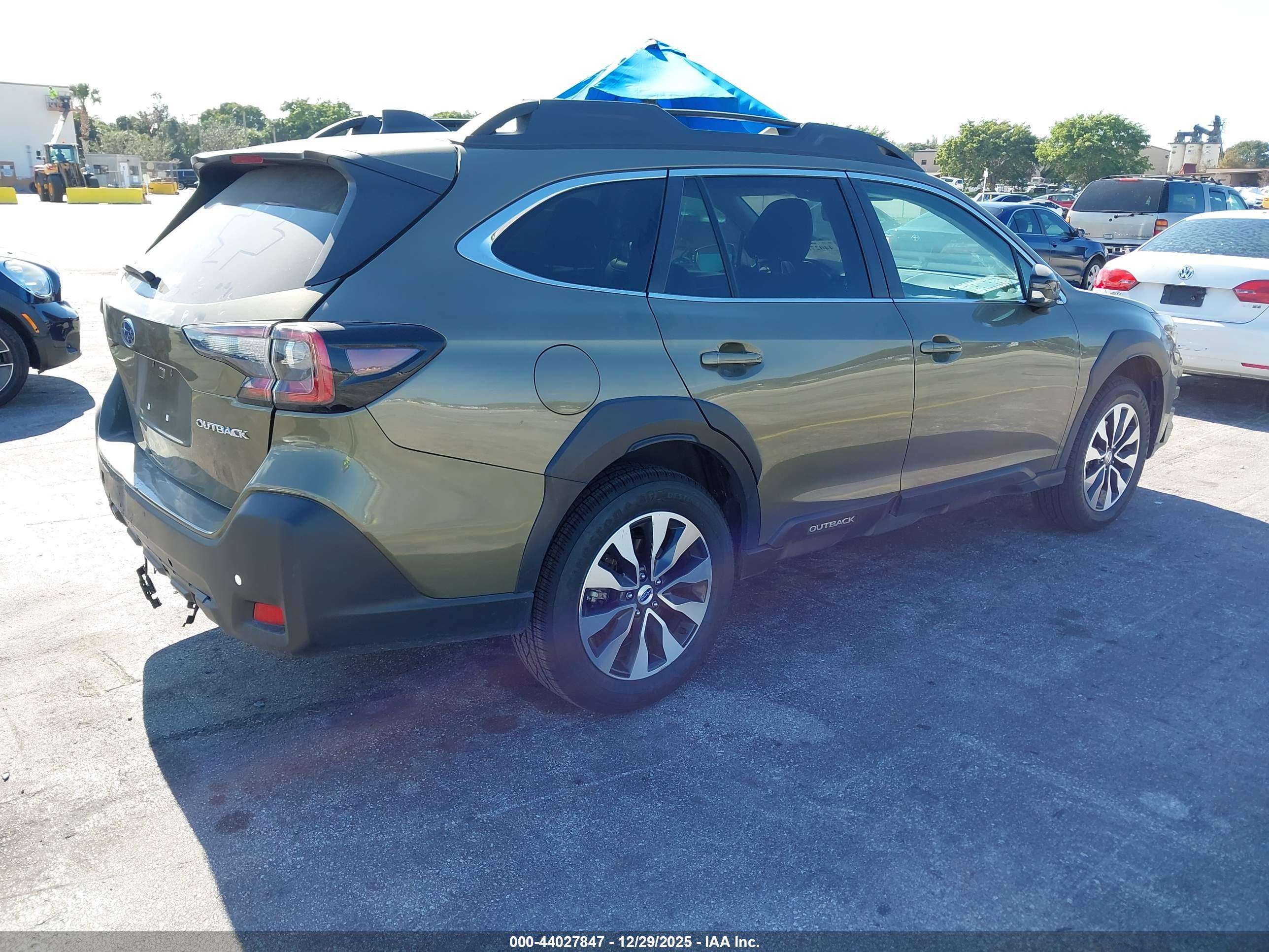 SUBARU OUTBACK image 4