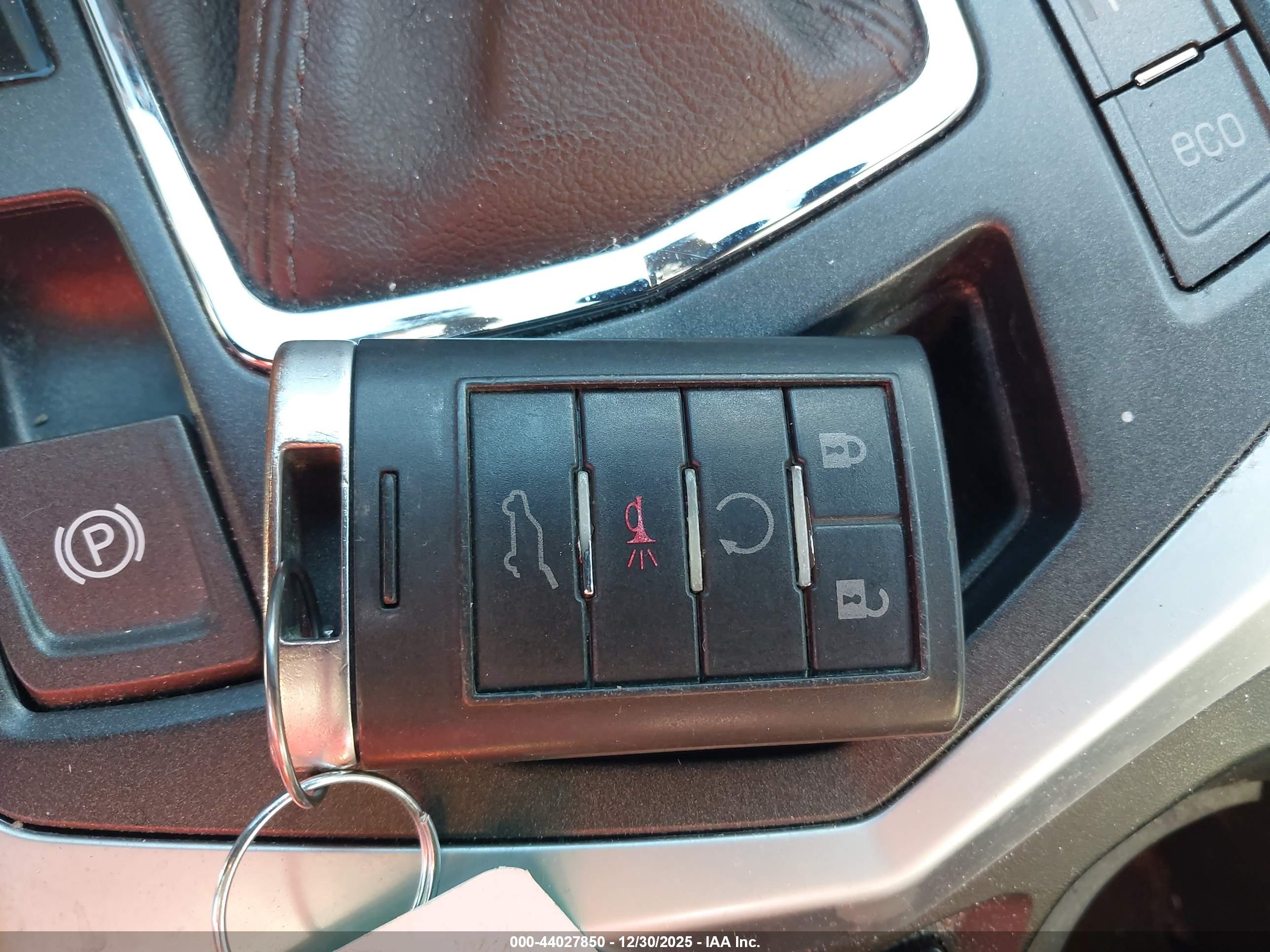 CADILLAC SRX image 11