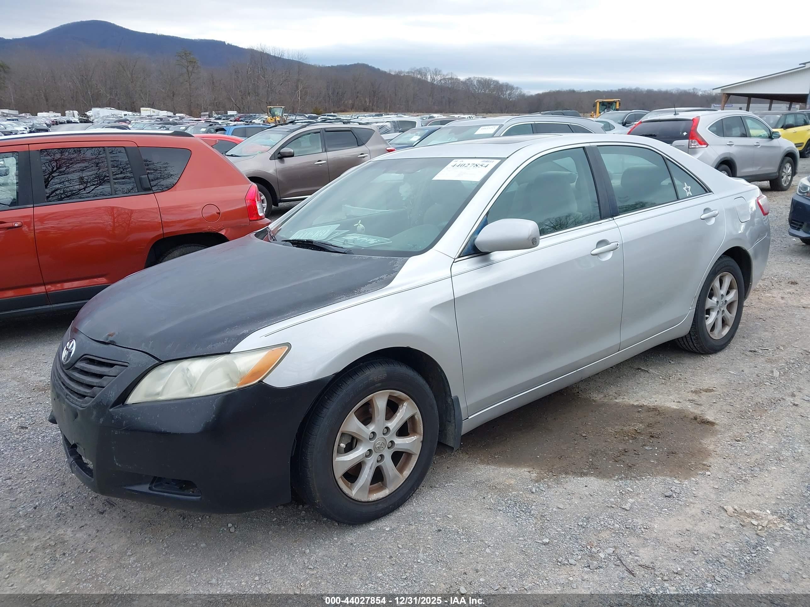 TOYOTA CAMRY image 2