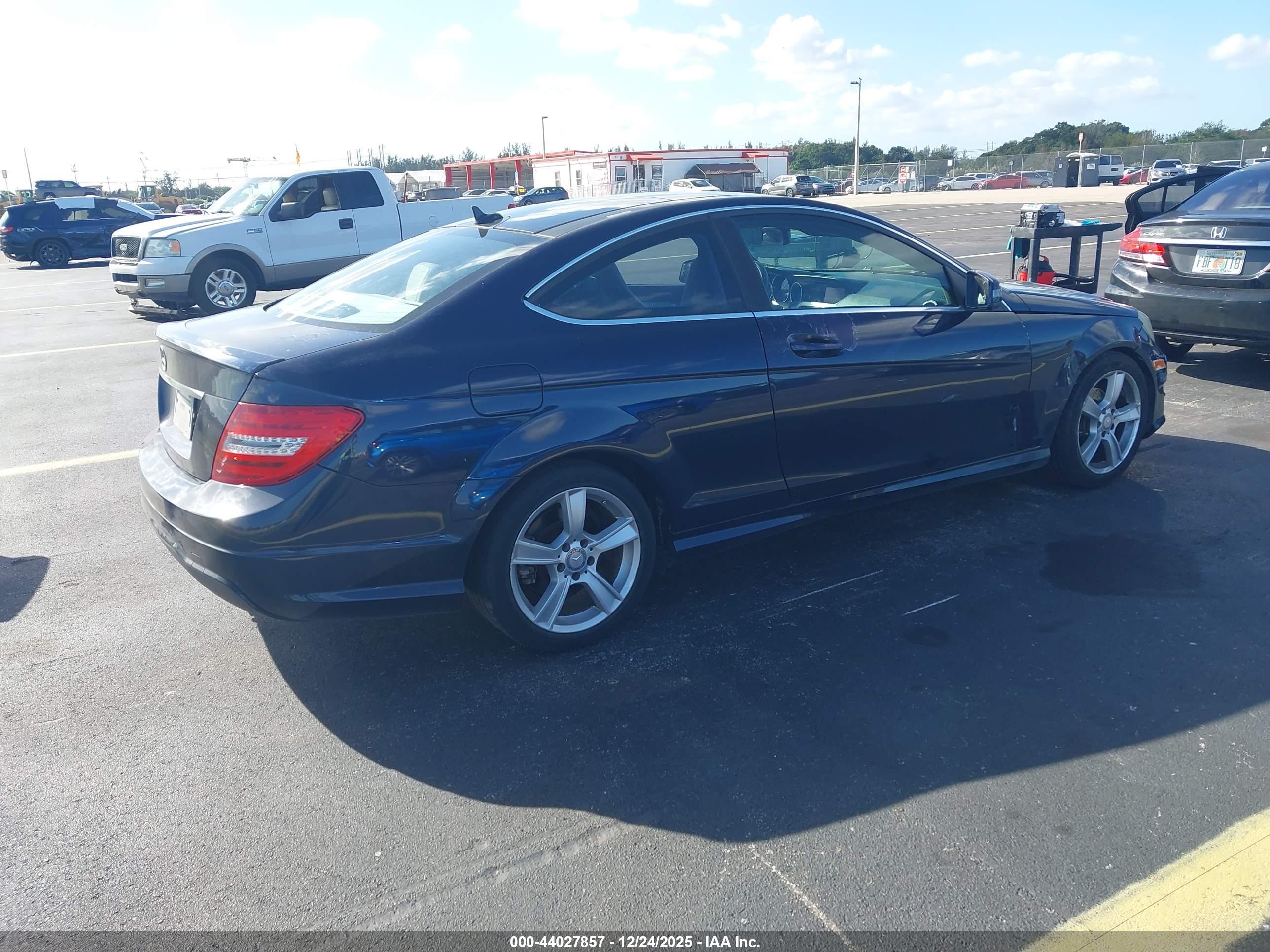 MERCEDES-BENZ C image 4