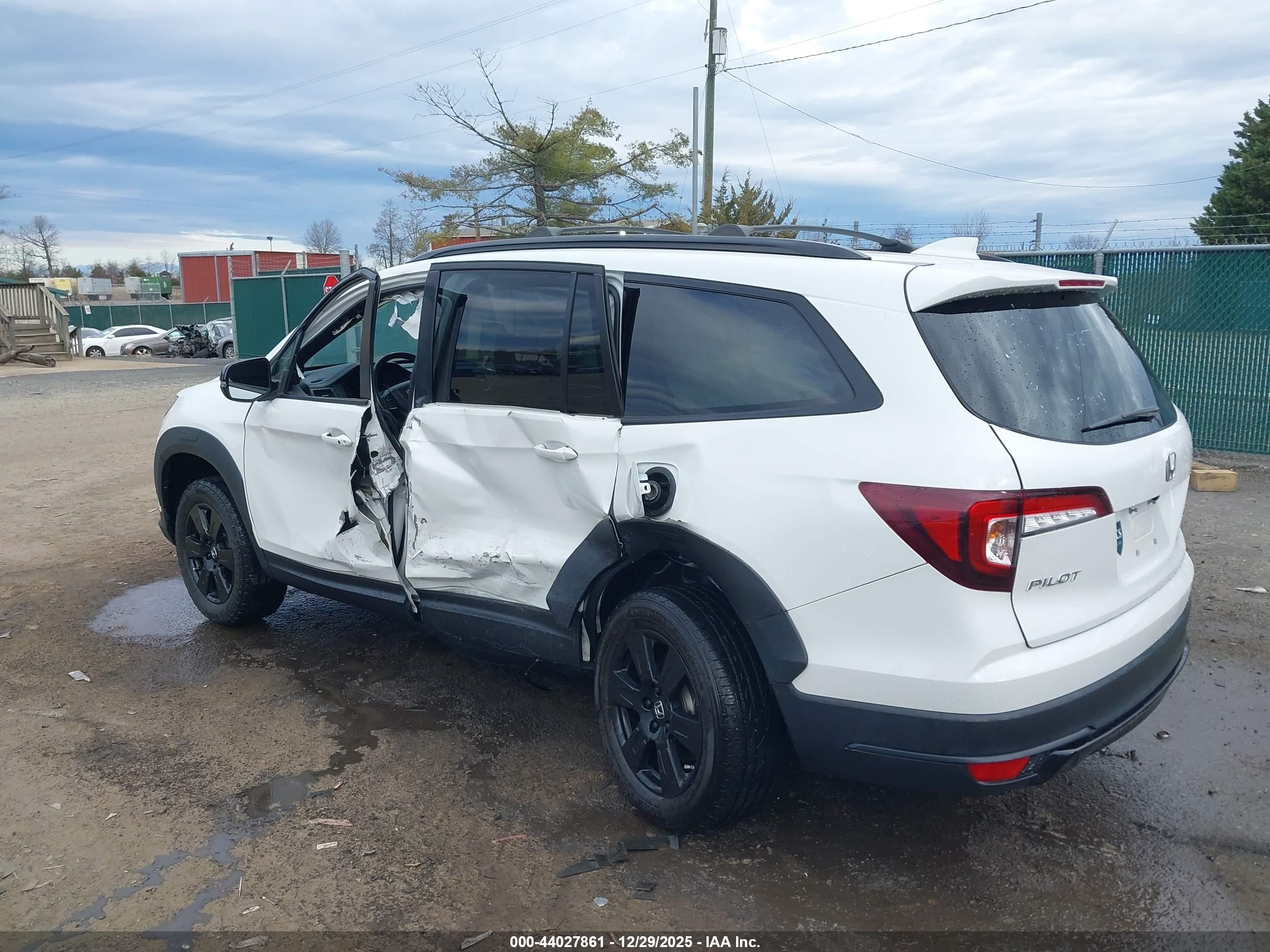 HONDA PILOT image 3
