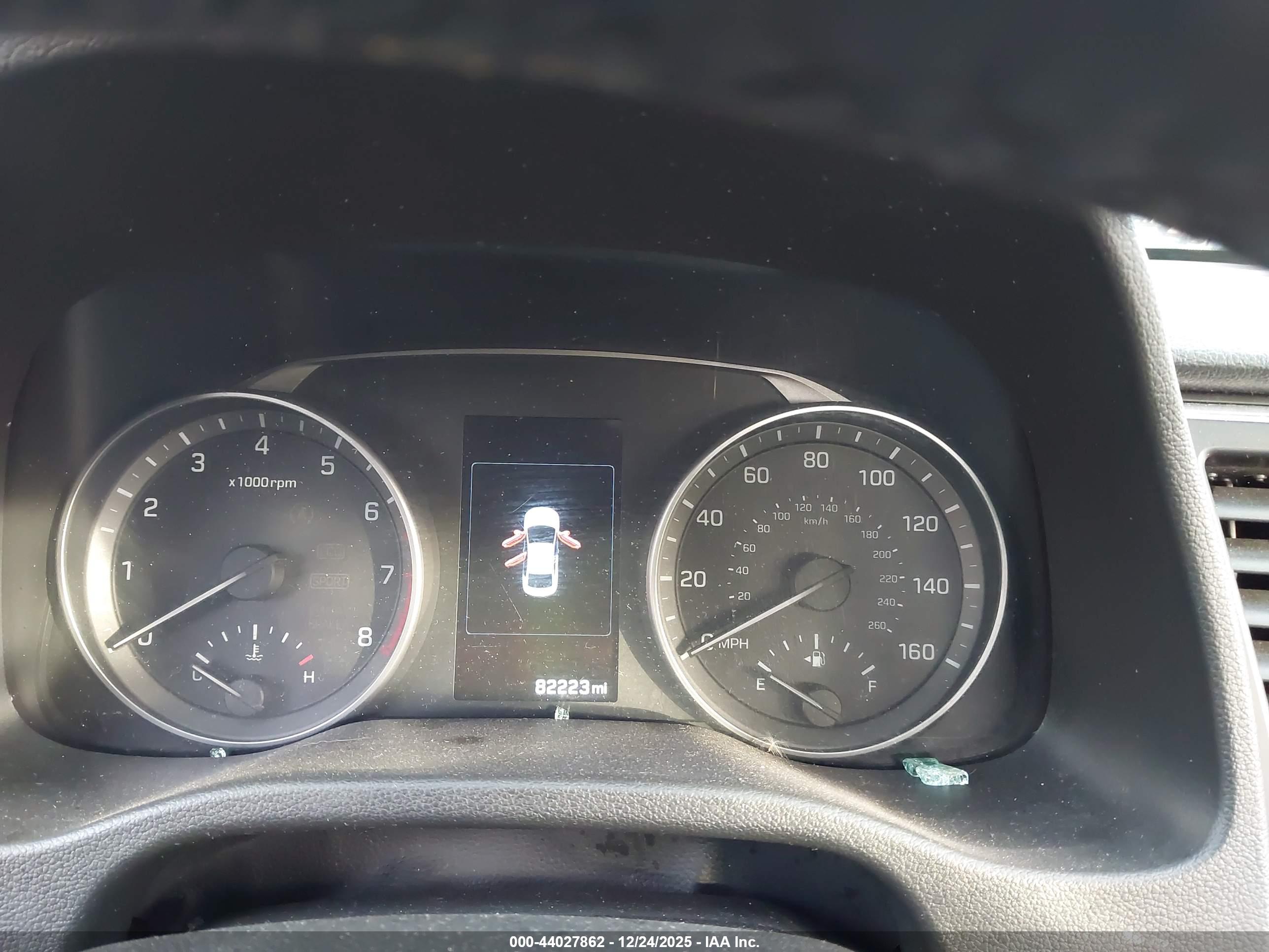 HYUNDAI ELANTRA image 7