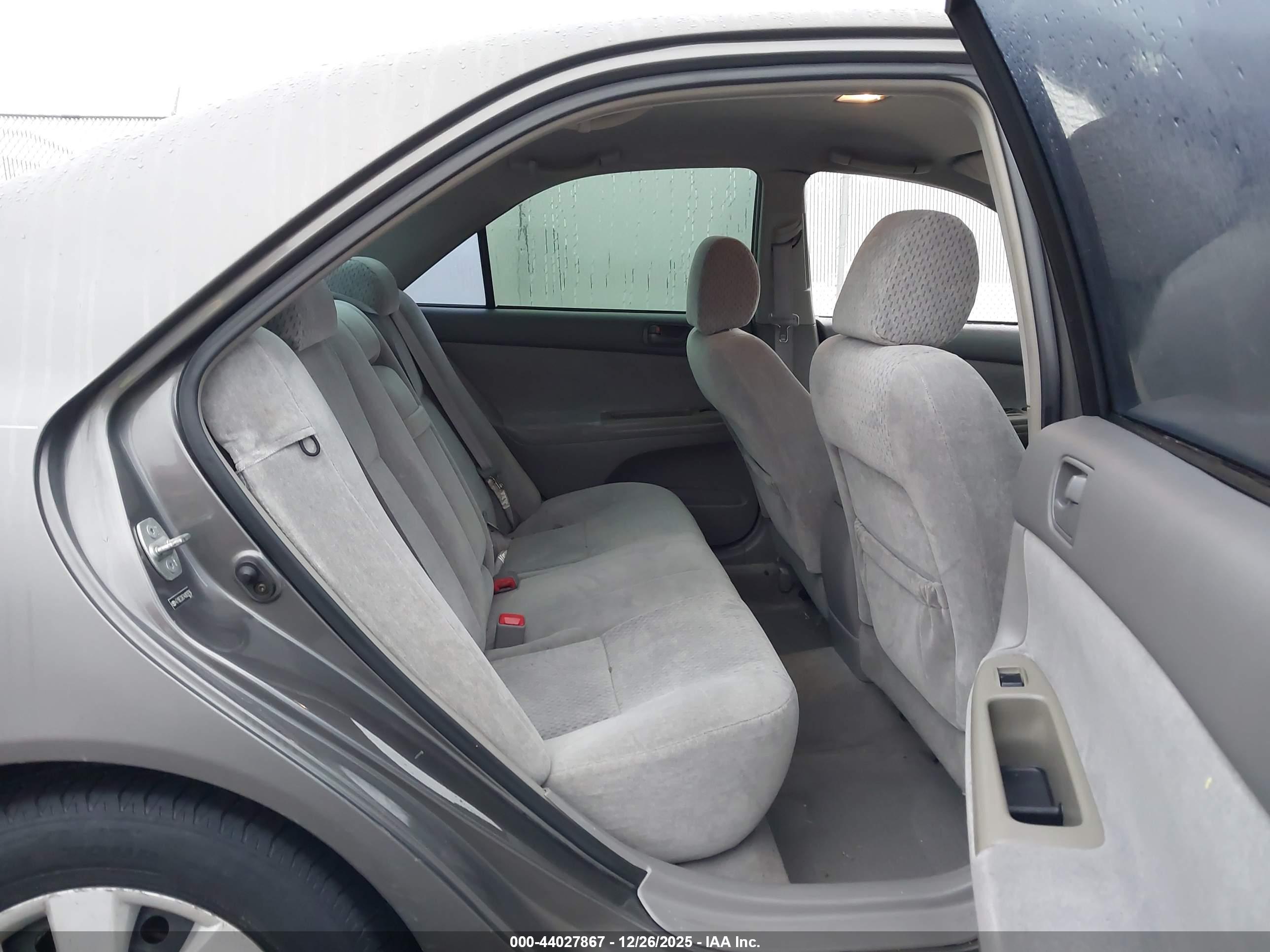 TOYOTA CAMRY image 8