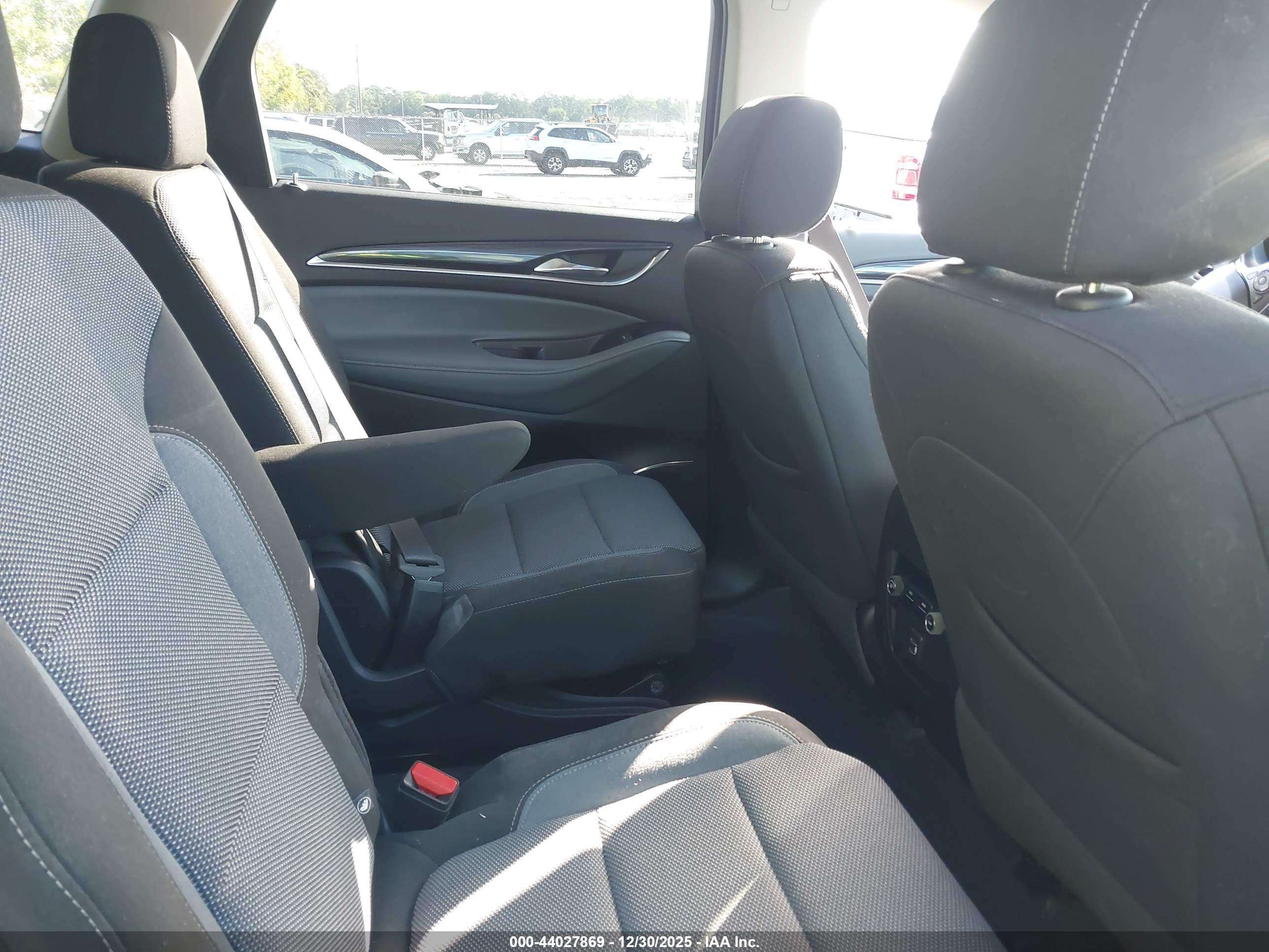 BUICK ENCLAVE image 8