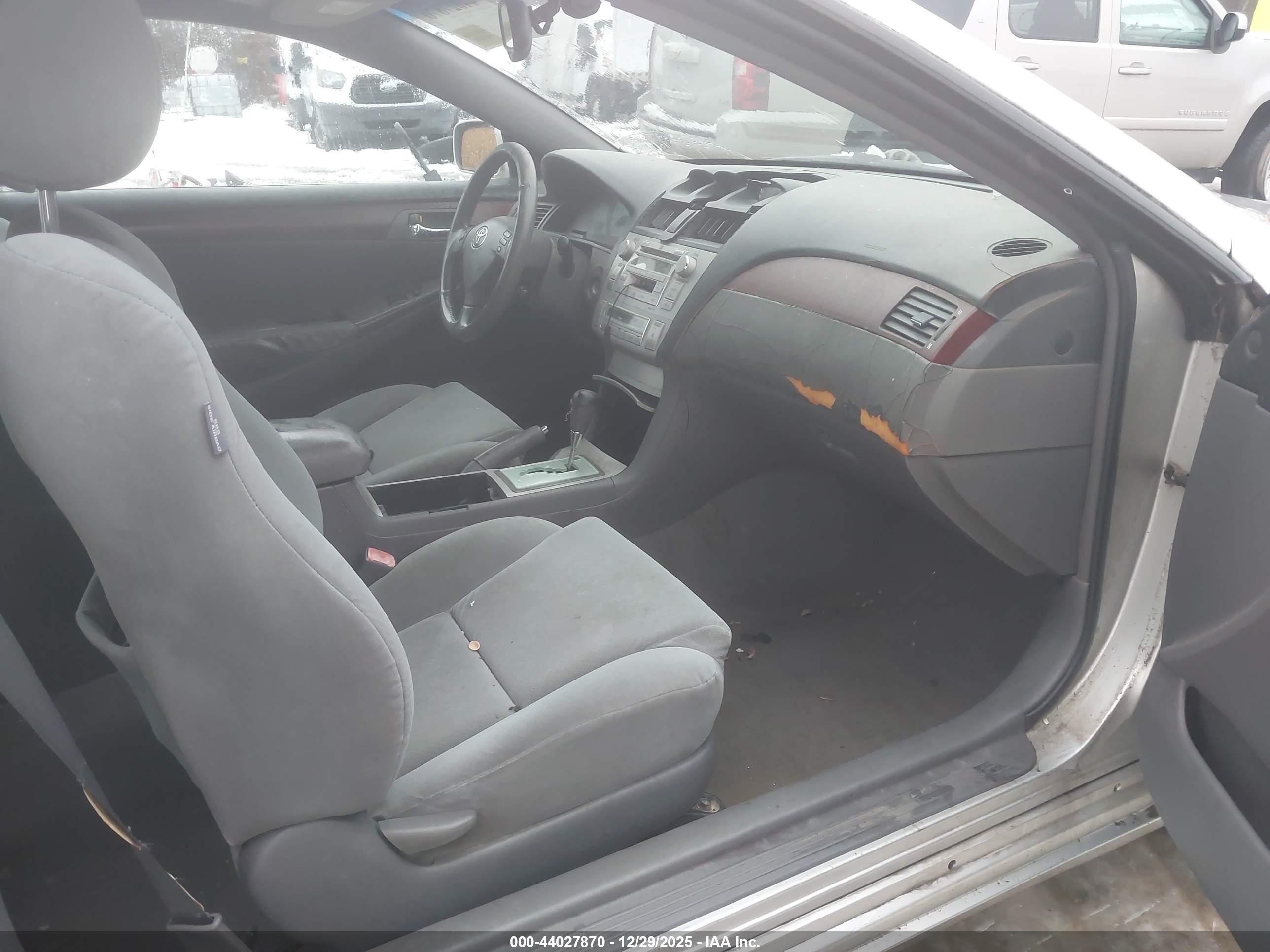 TOYOTA CAMRY image 5