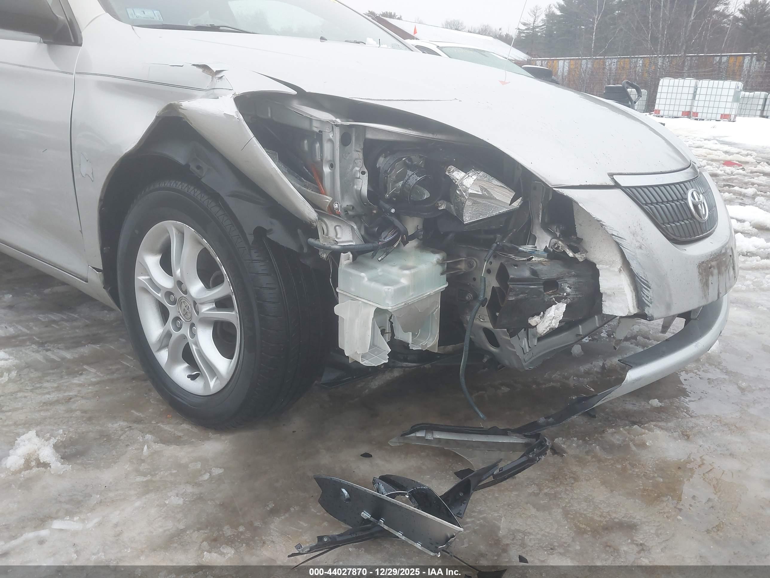 TOYOTA CAMRY image 6