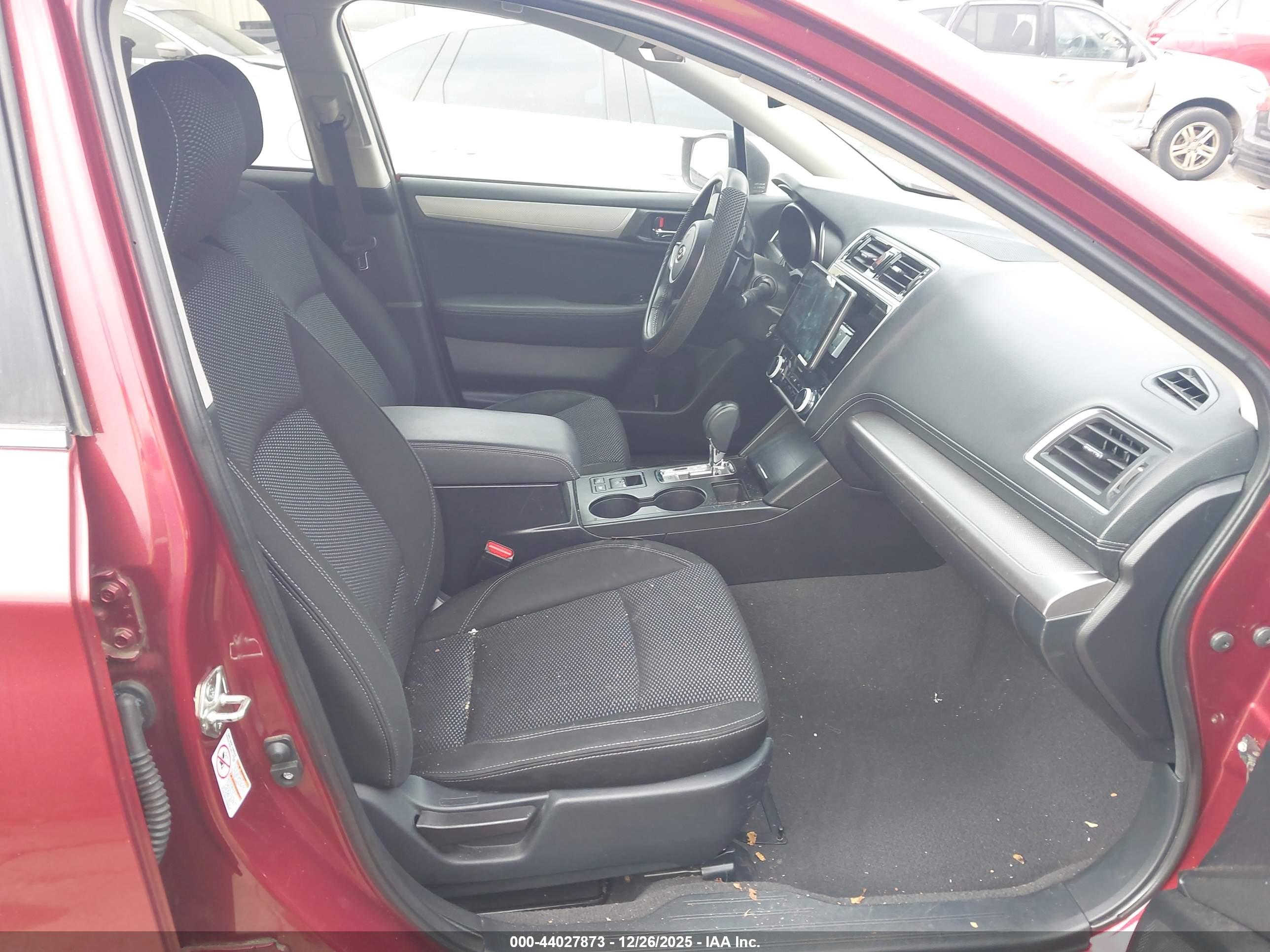 SUBARU OUTBACK image 5