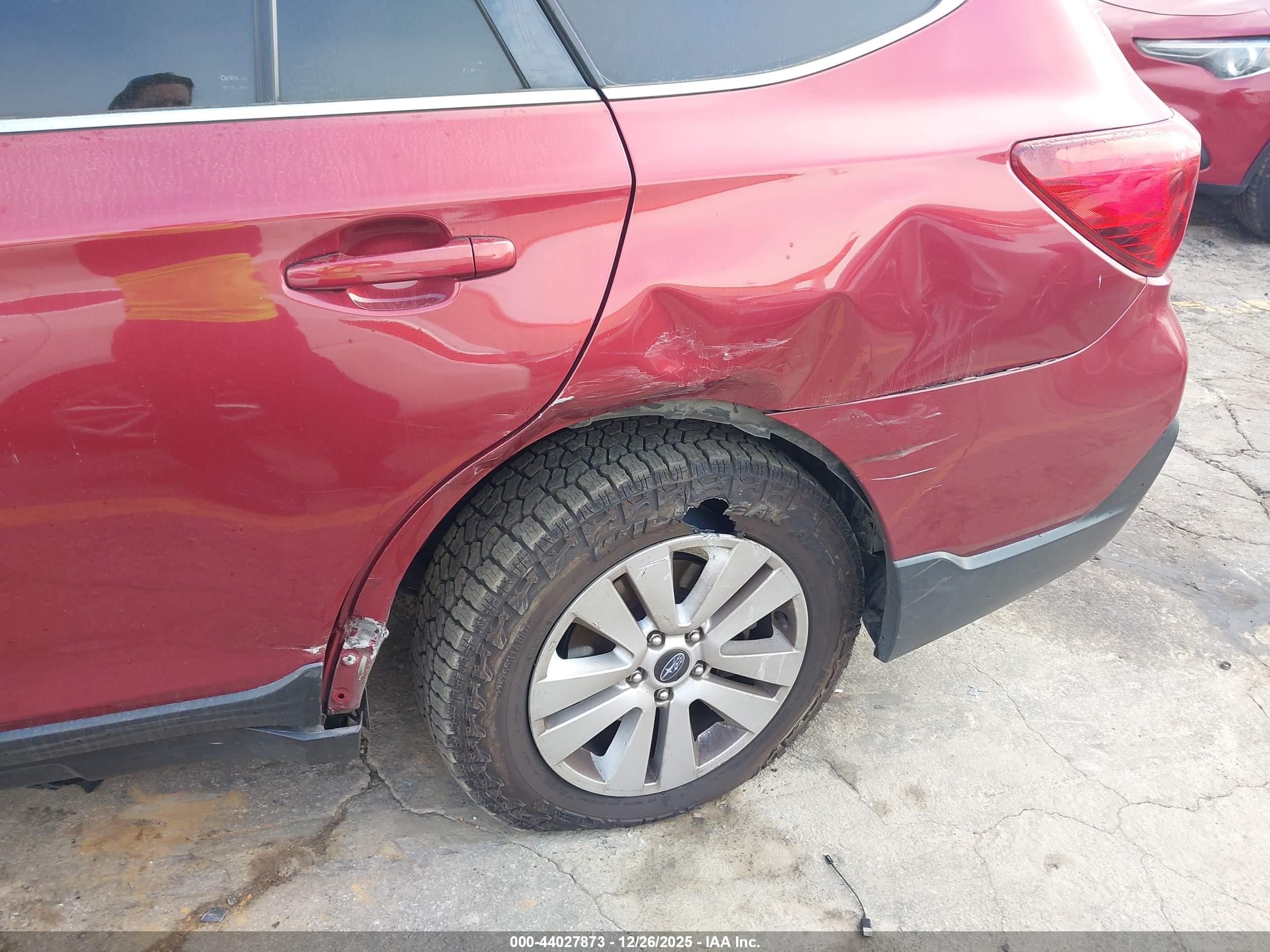 SUBARU OUTBACK image 6