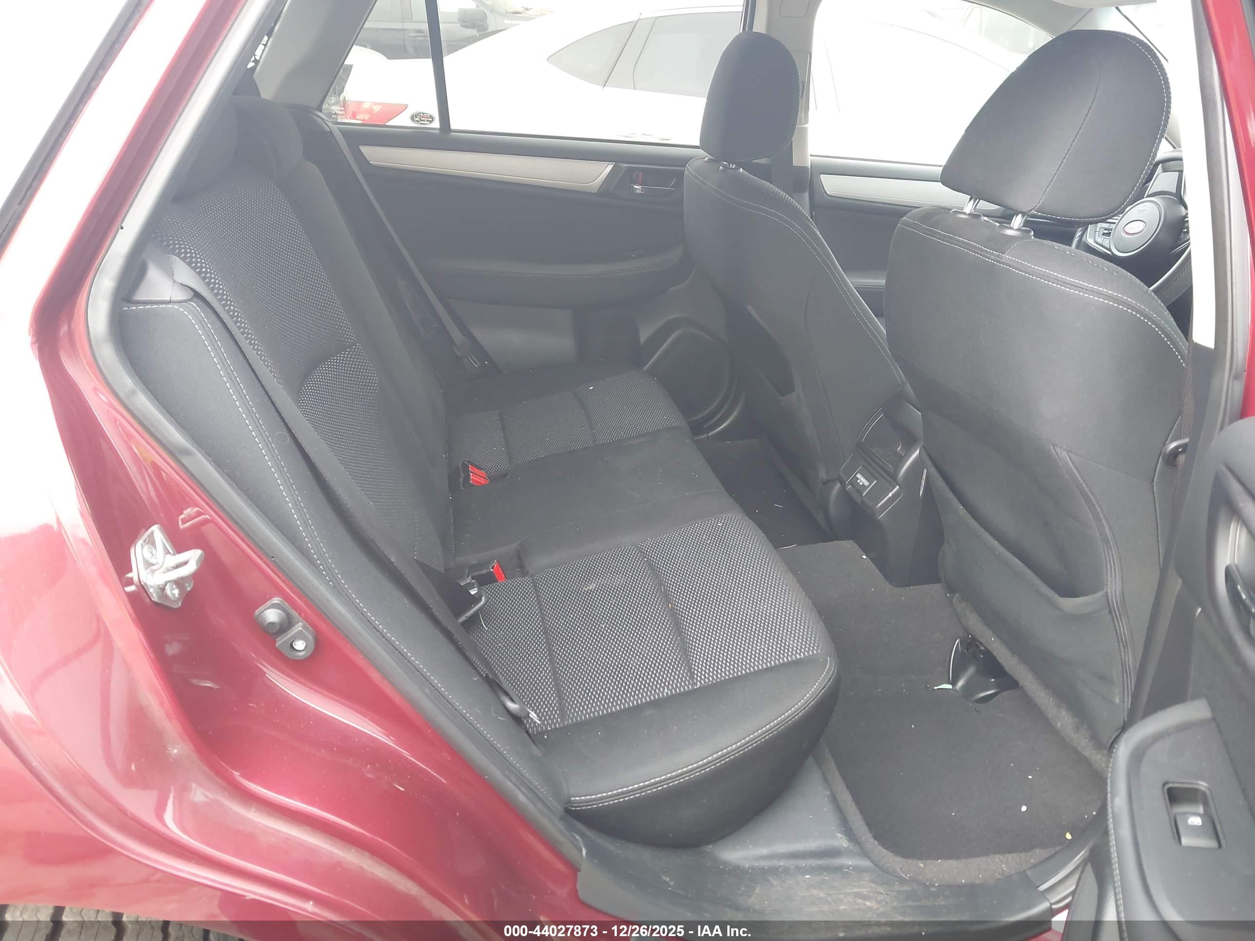 SUBARU OUTBACK image 8