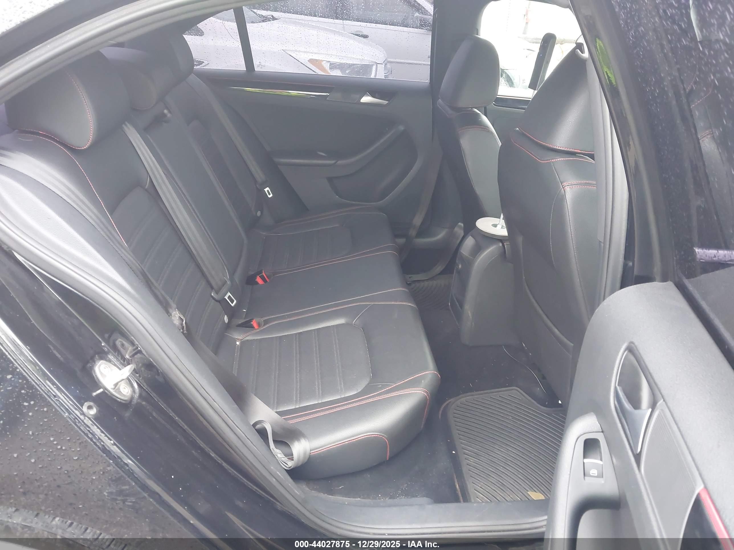 VOLKSWAGEN JETTA image 8