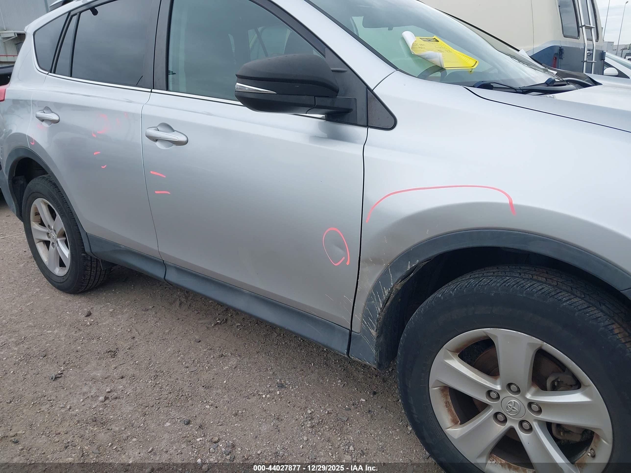 TOYOTA RAV4 image 6