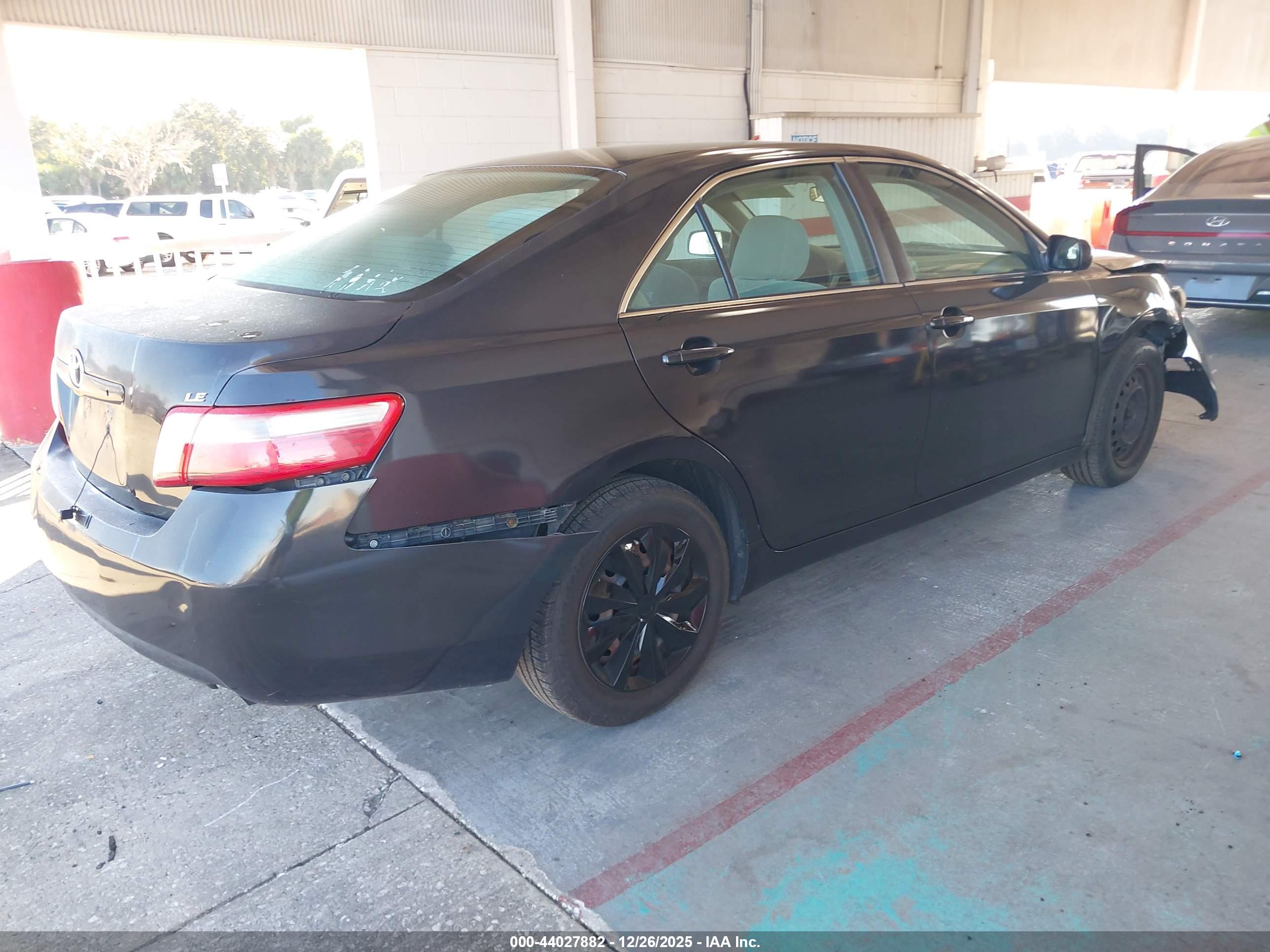 TOYOTA CAMRY image 4