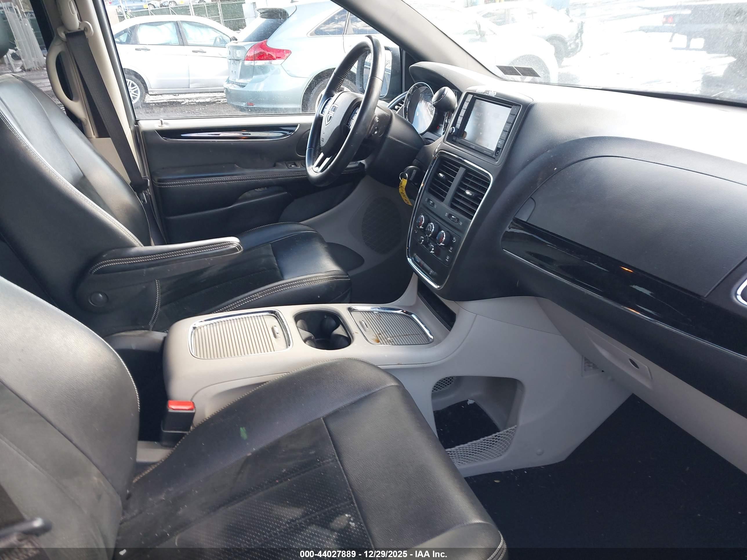 DODGE GRAND image 5