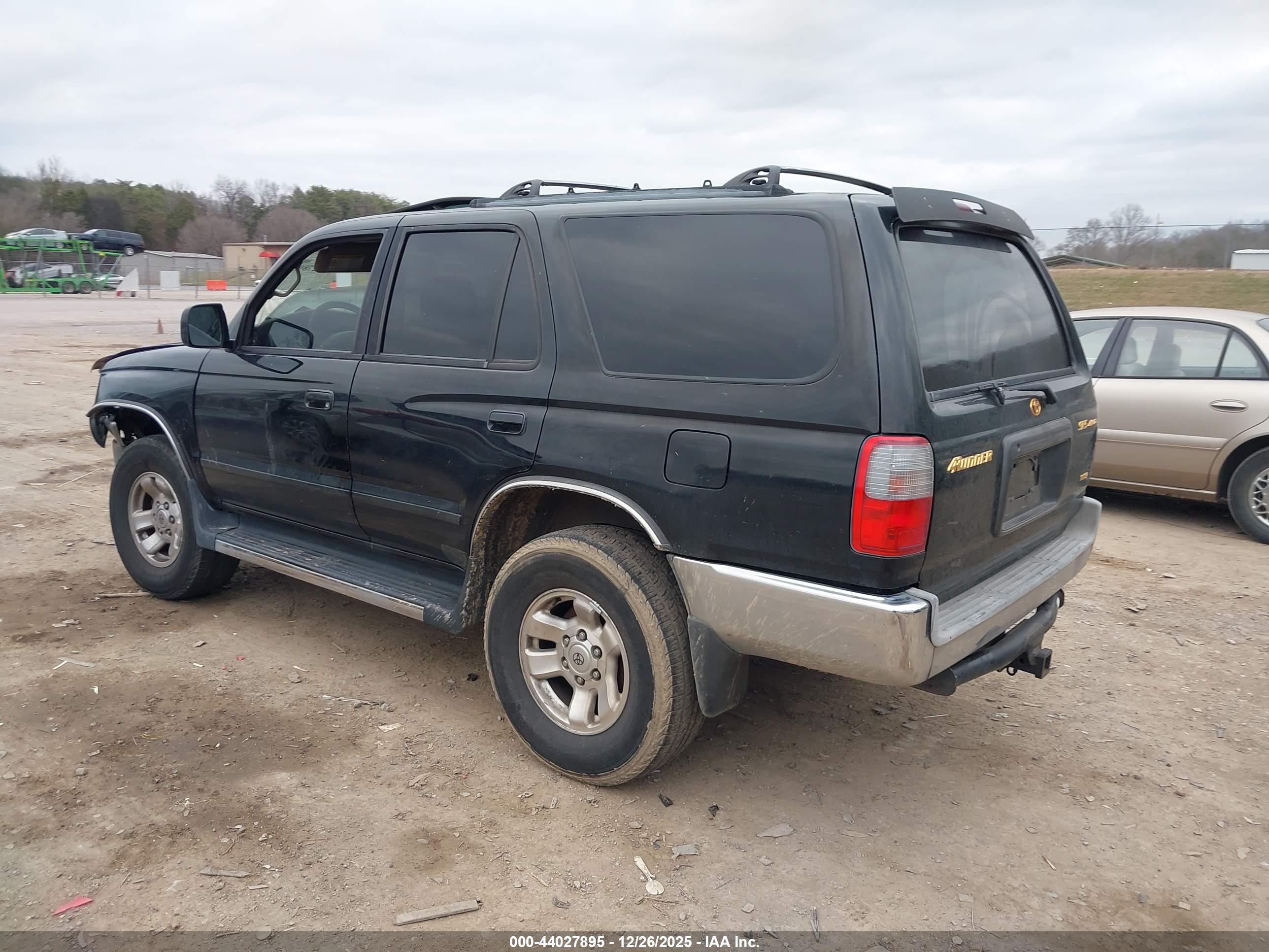 TOYOTA 4RUNNER image 3
