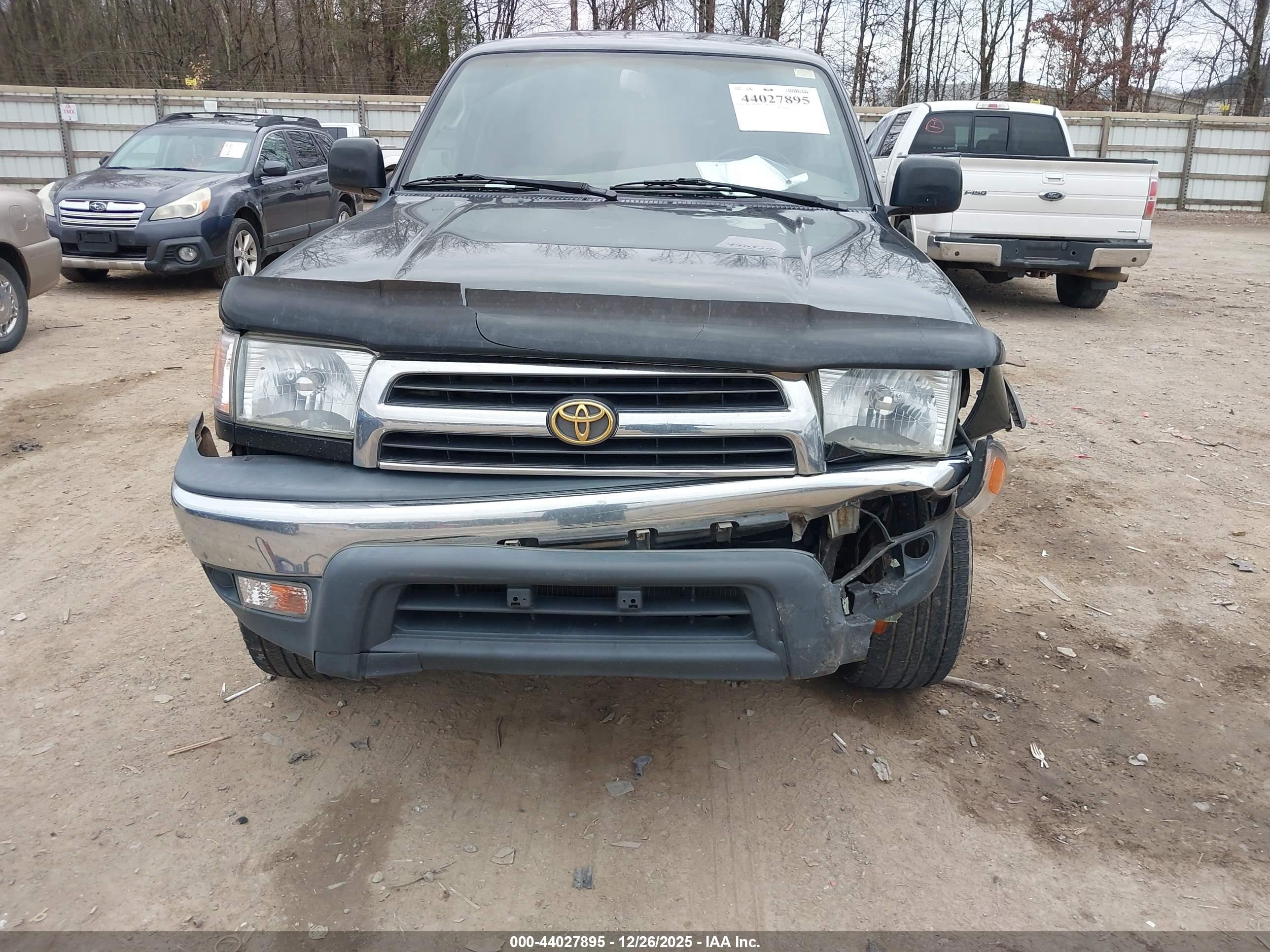 TOYOTA 4RUNNER image 6