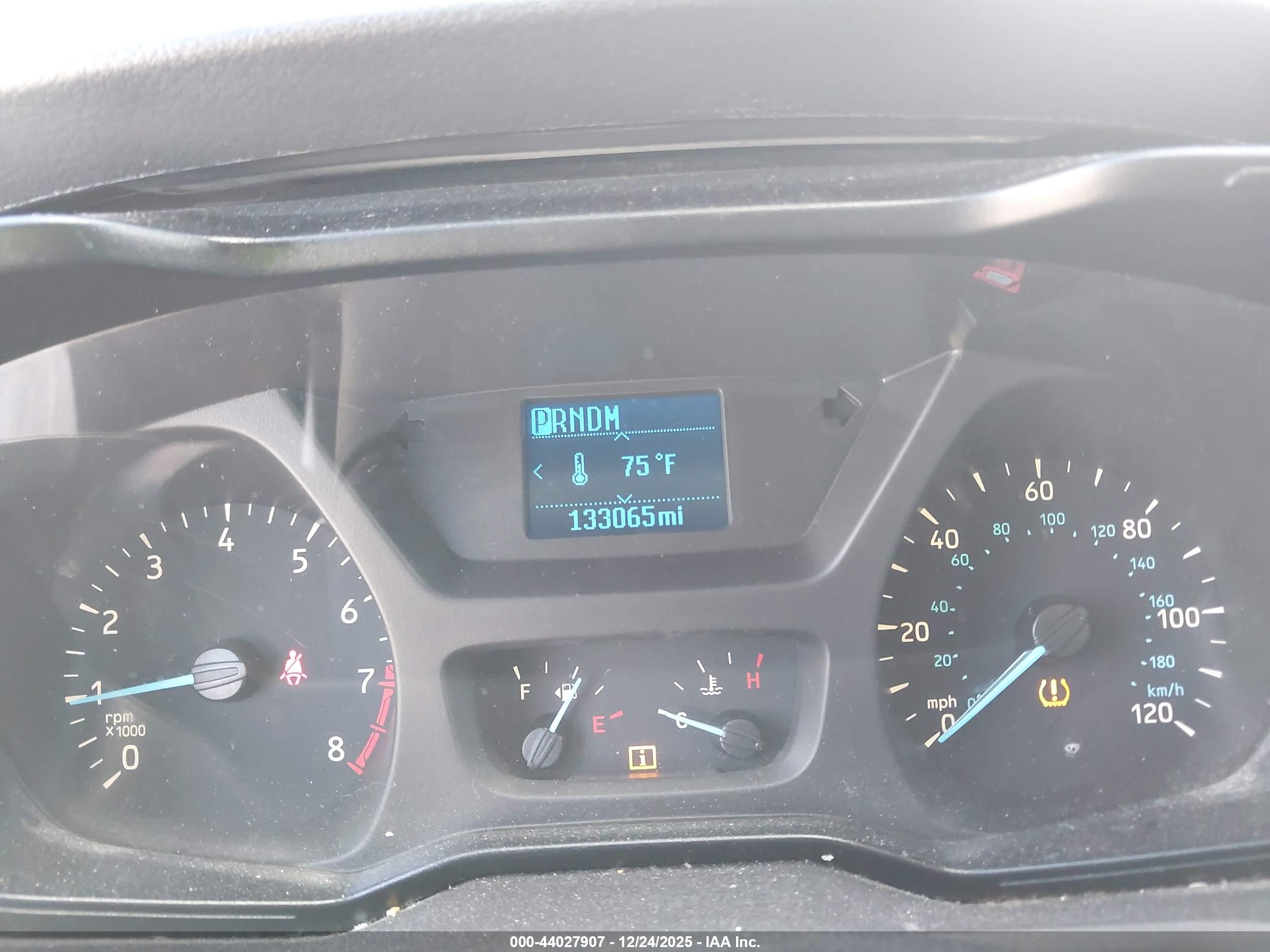FORD TRANSIT-150 image 7
