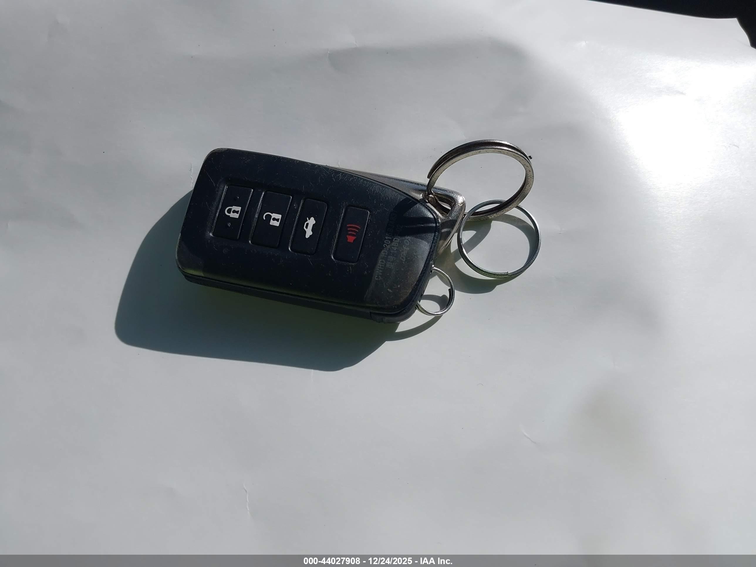LEXUS IS image 11
