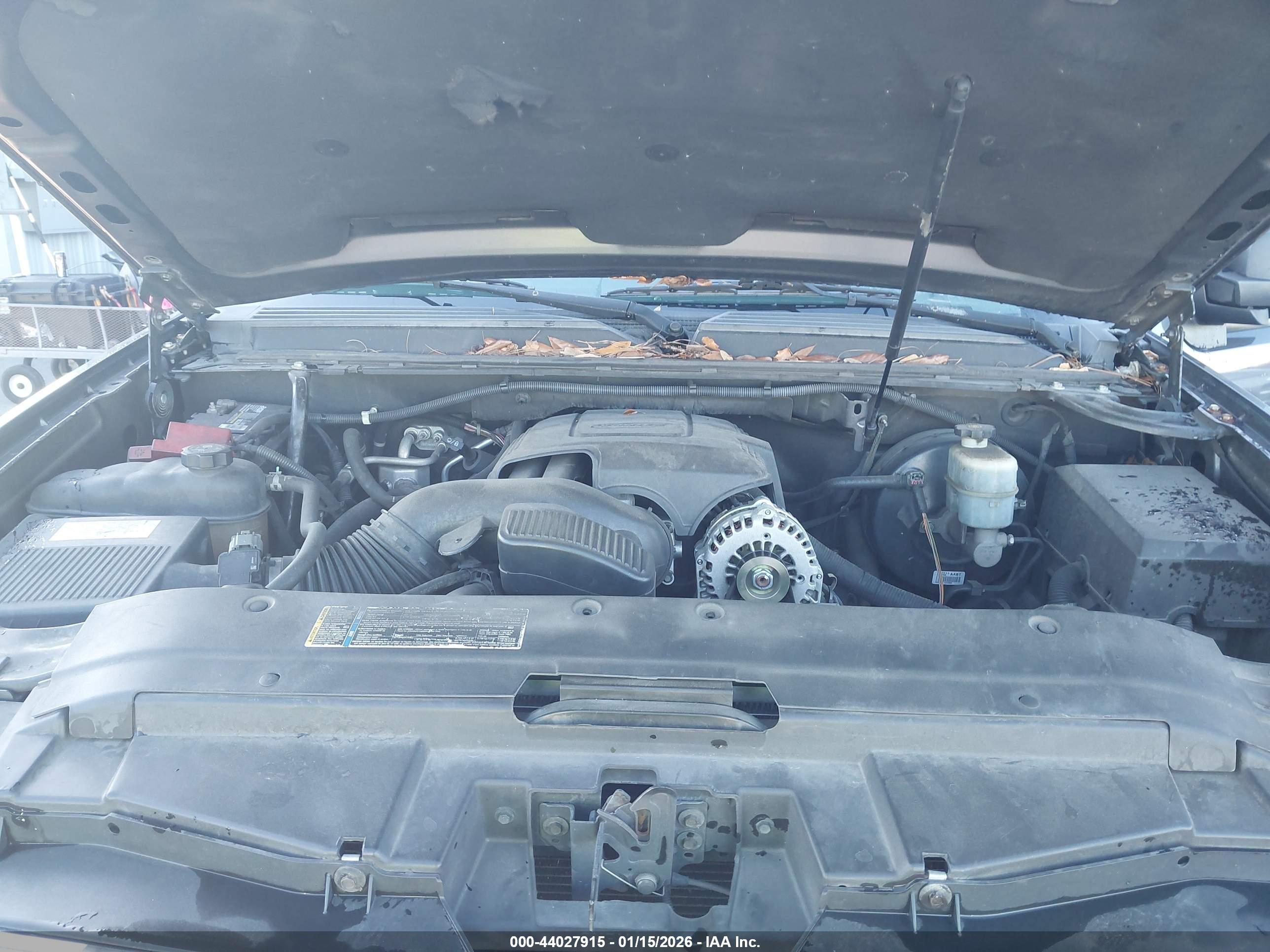 CHEVROLET SUBURBAN image 10