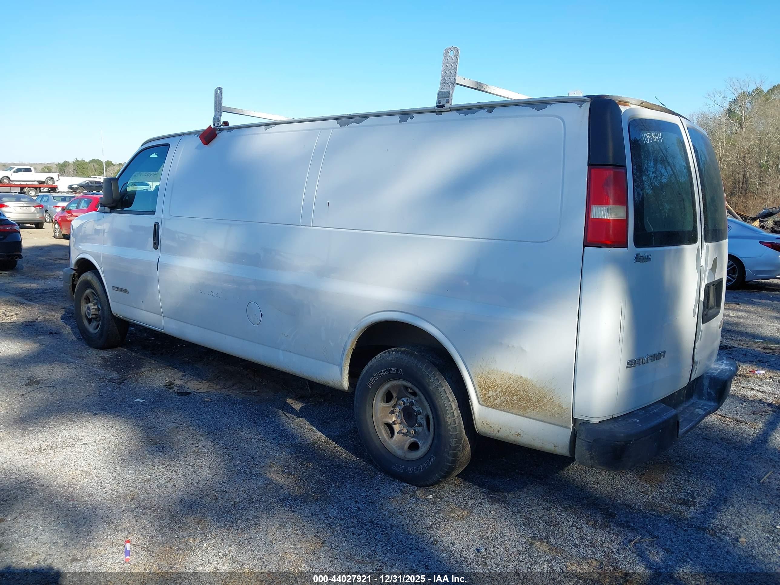 GMC SAVANA image 3