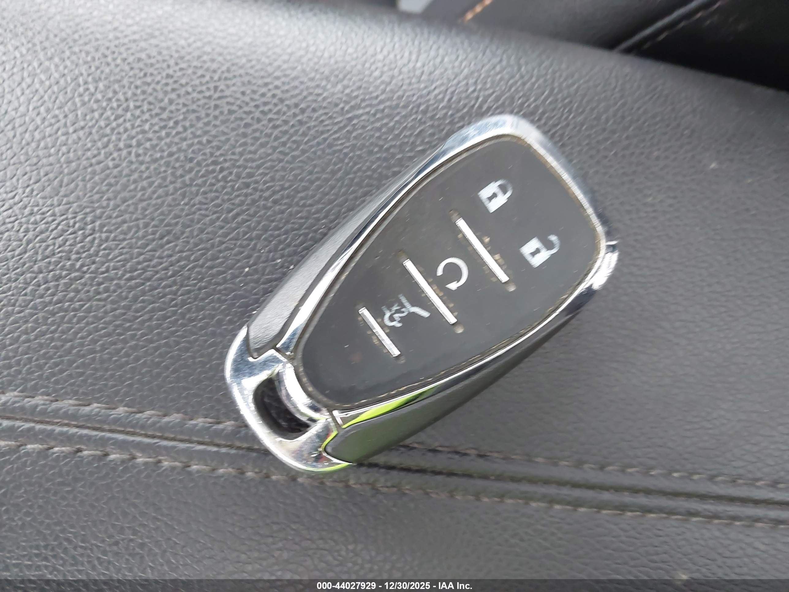 CHEVROLET EQUINOX image 11