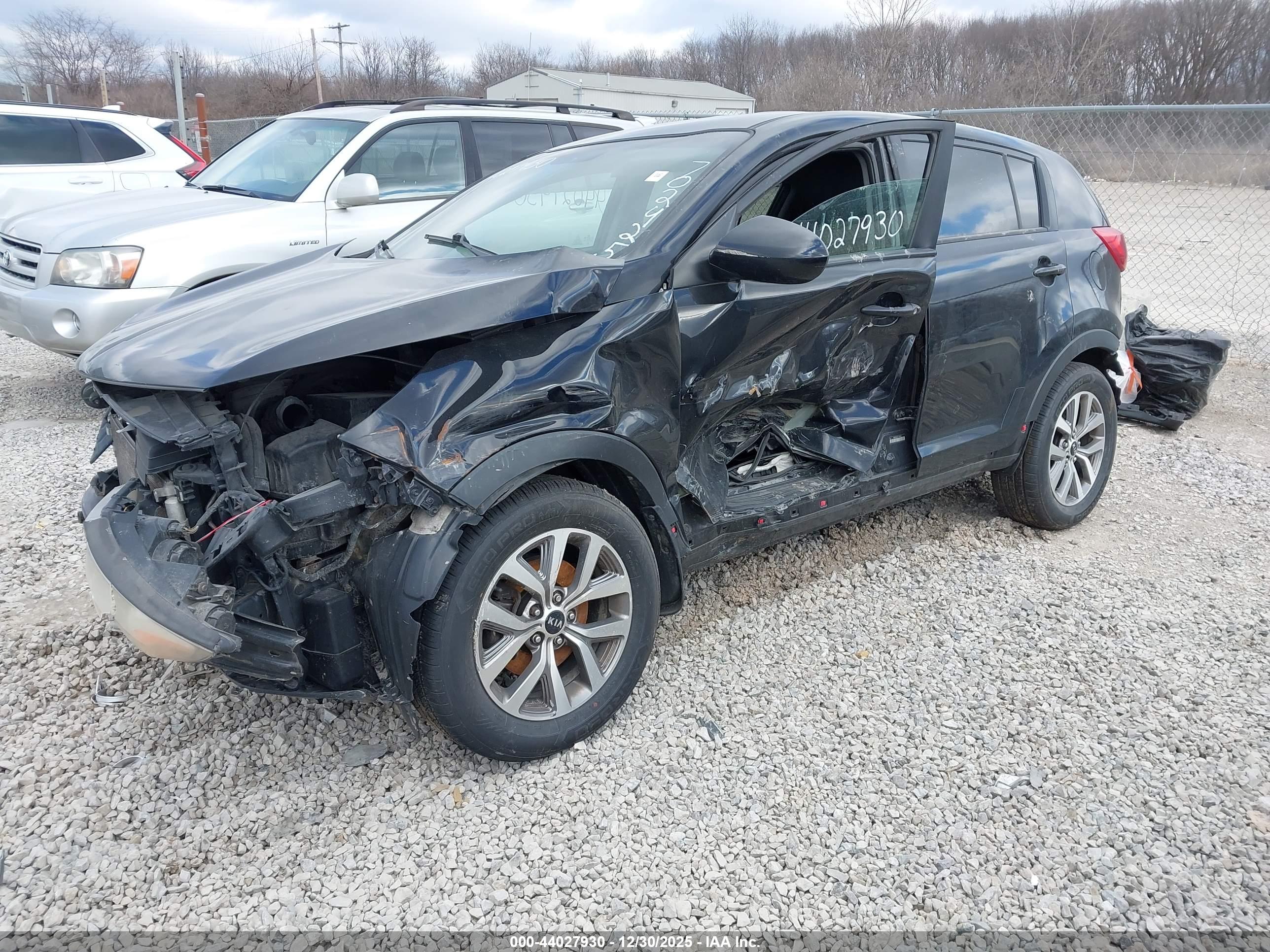 KIA SPORTAGE image 2