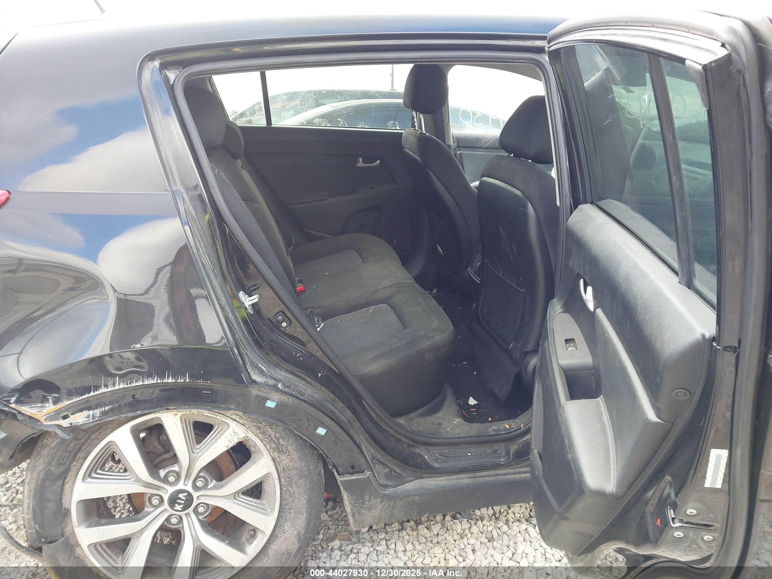 KIA SPORTAGE image 8