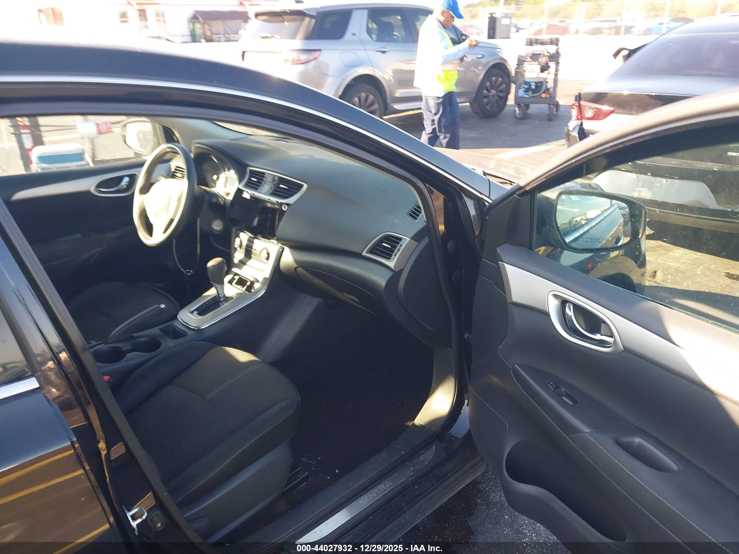 NISSAN SENTRA image 5