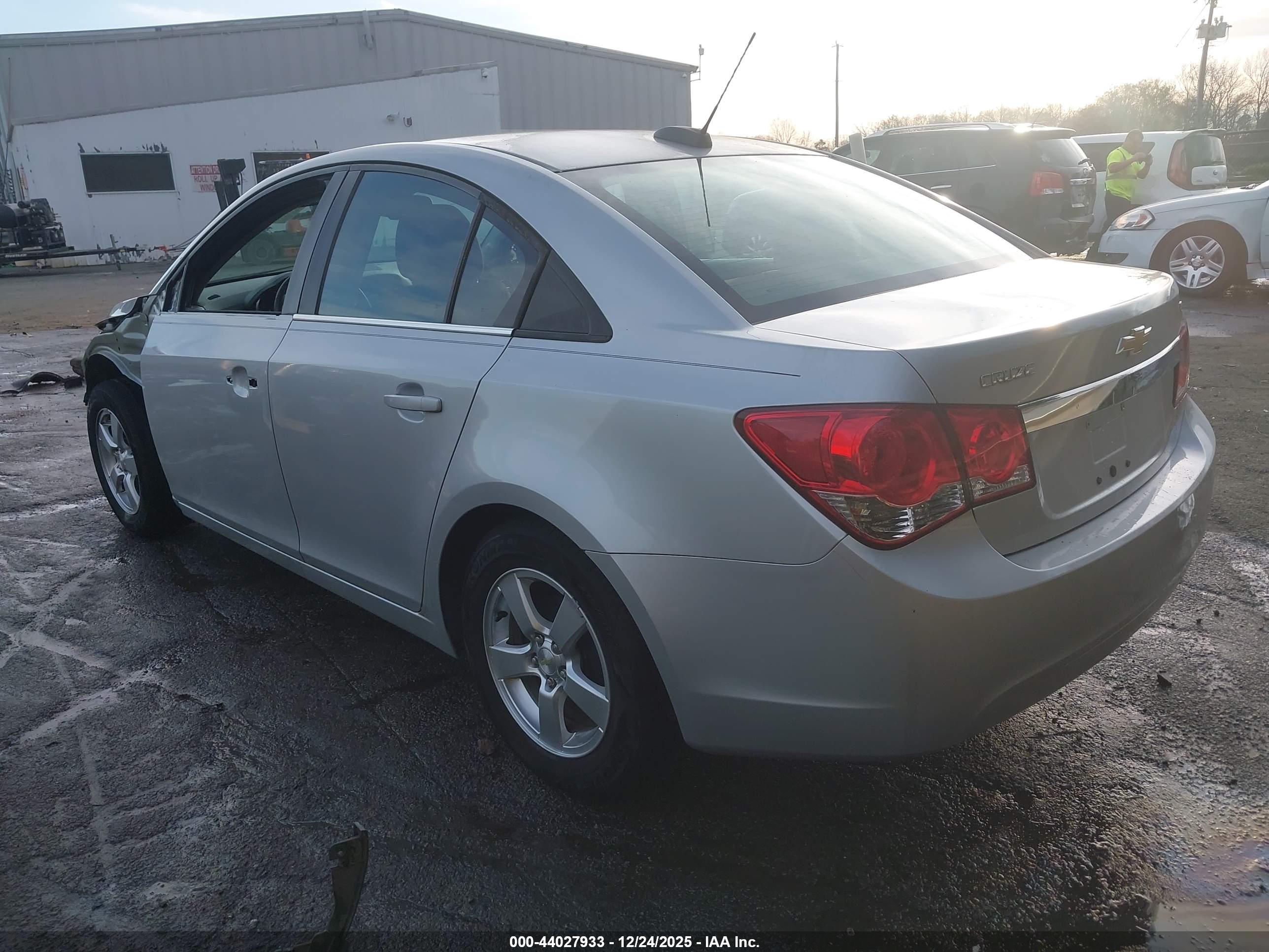 CHEVROLET CRUZE image 3