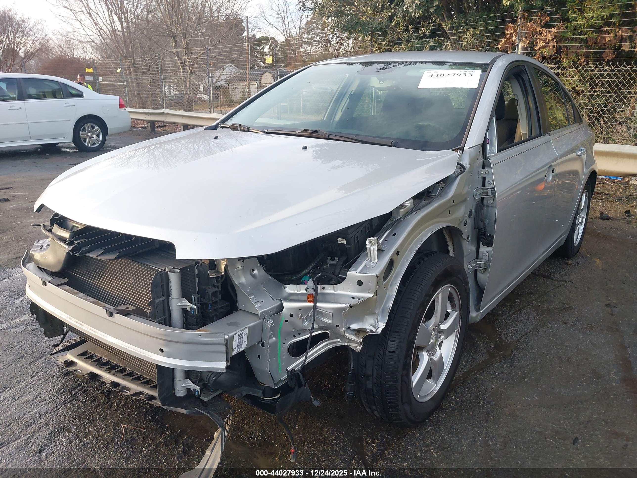 CHEVROLET CRUZE image 6
