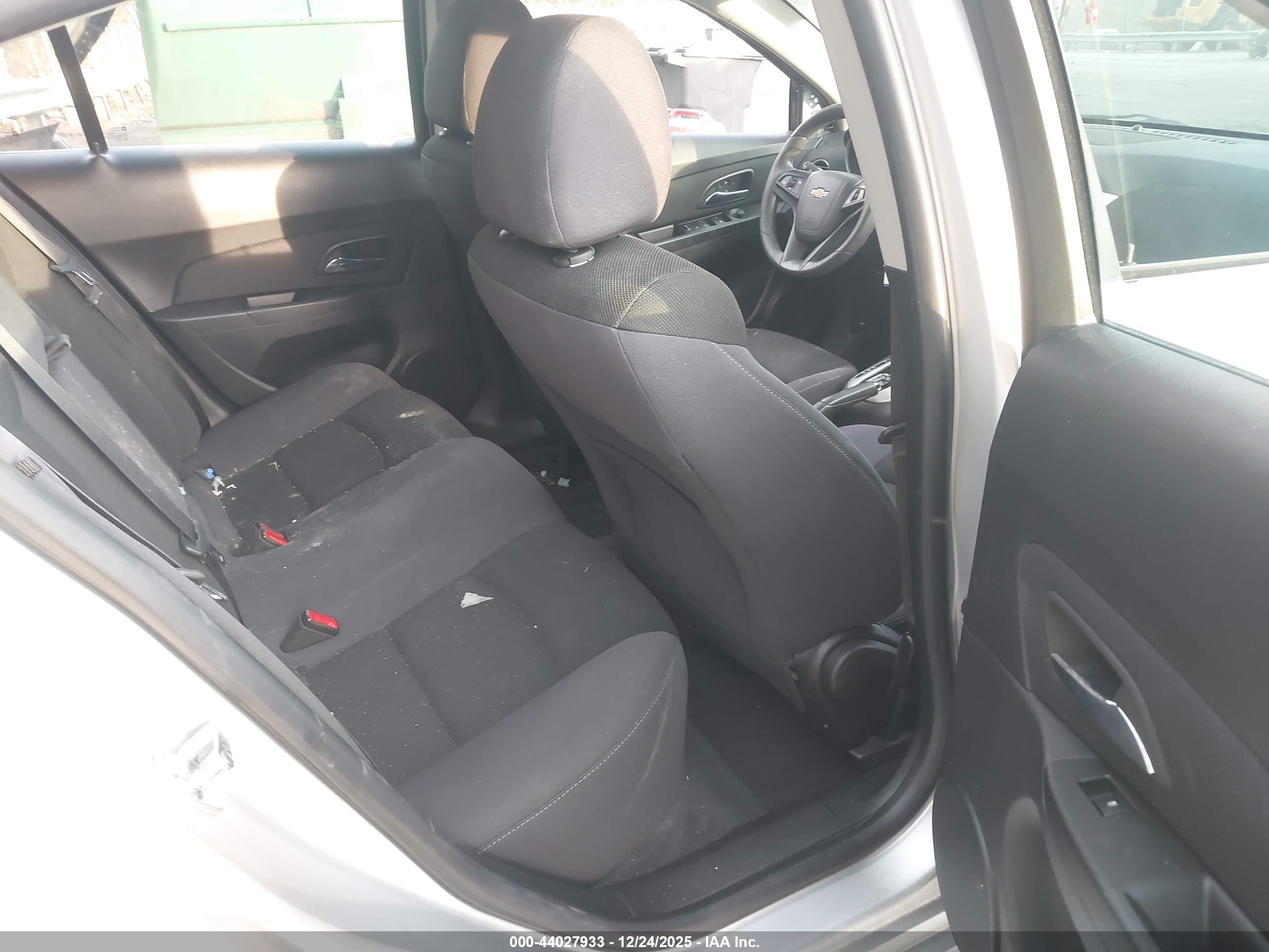 CHEVROLET CRUZE image 8