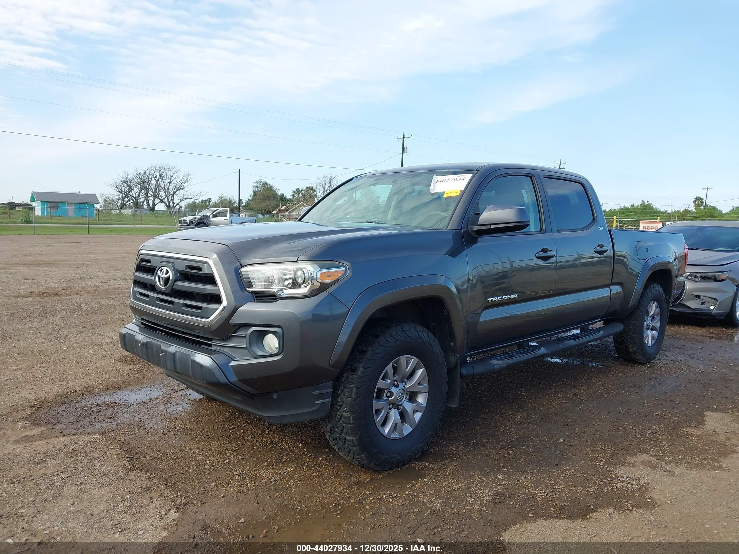 TOYOTA TACOMA image 2