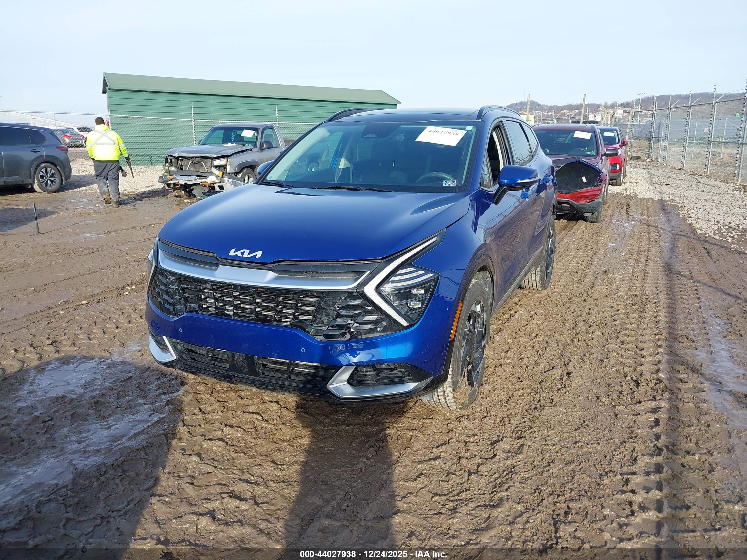 KIA SPORTAGE image 2
