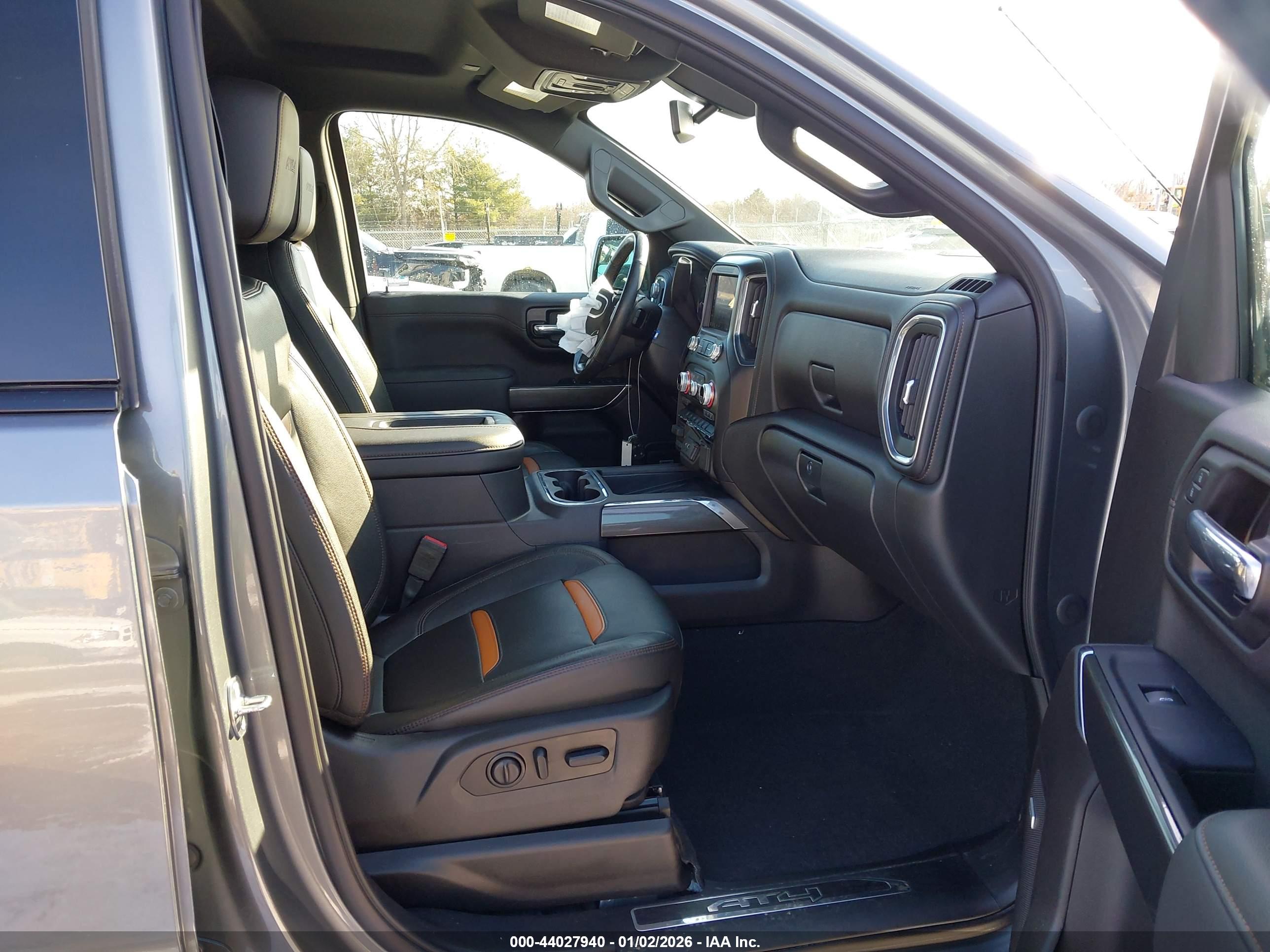 GMC SIERRA image 5