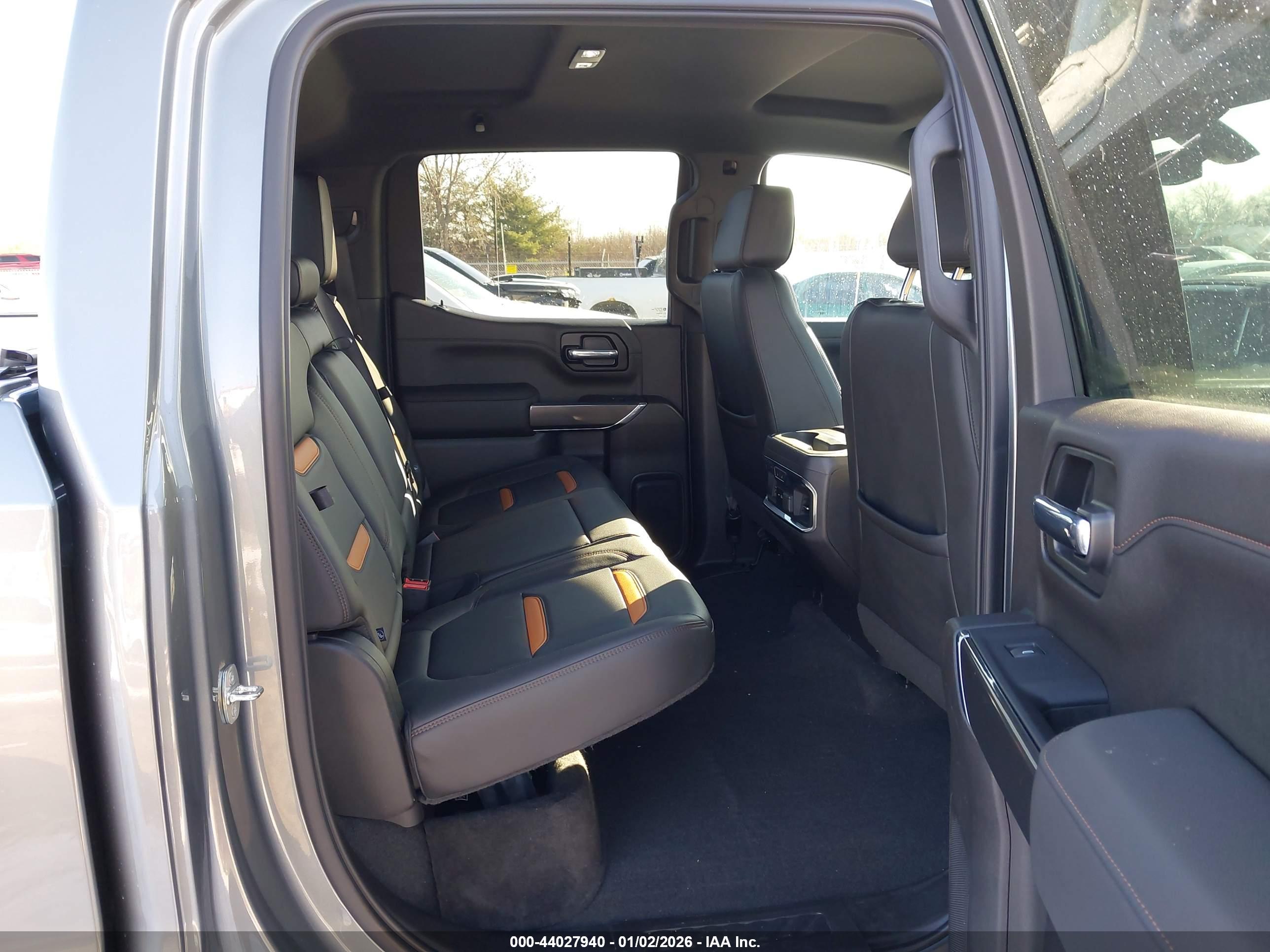 GMC SIERRA image 8
