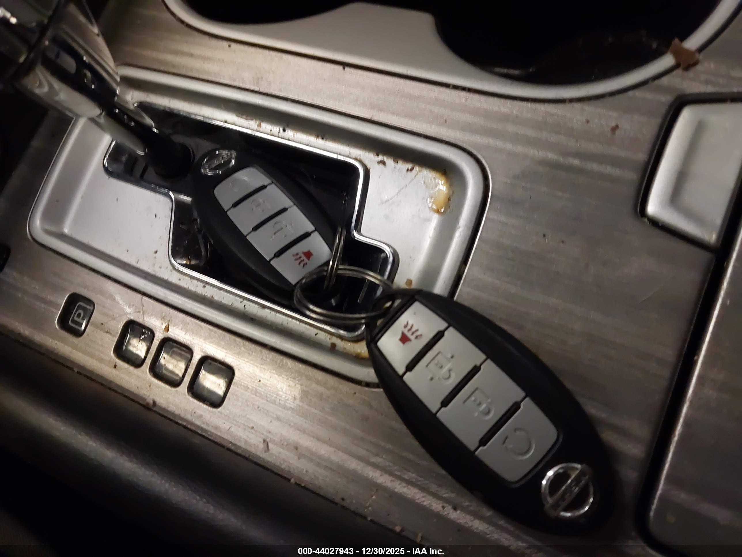NISSAN MURANO image 11