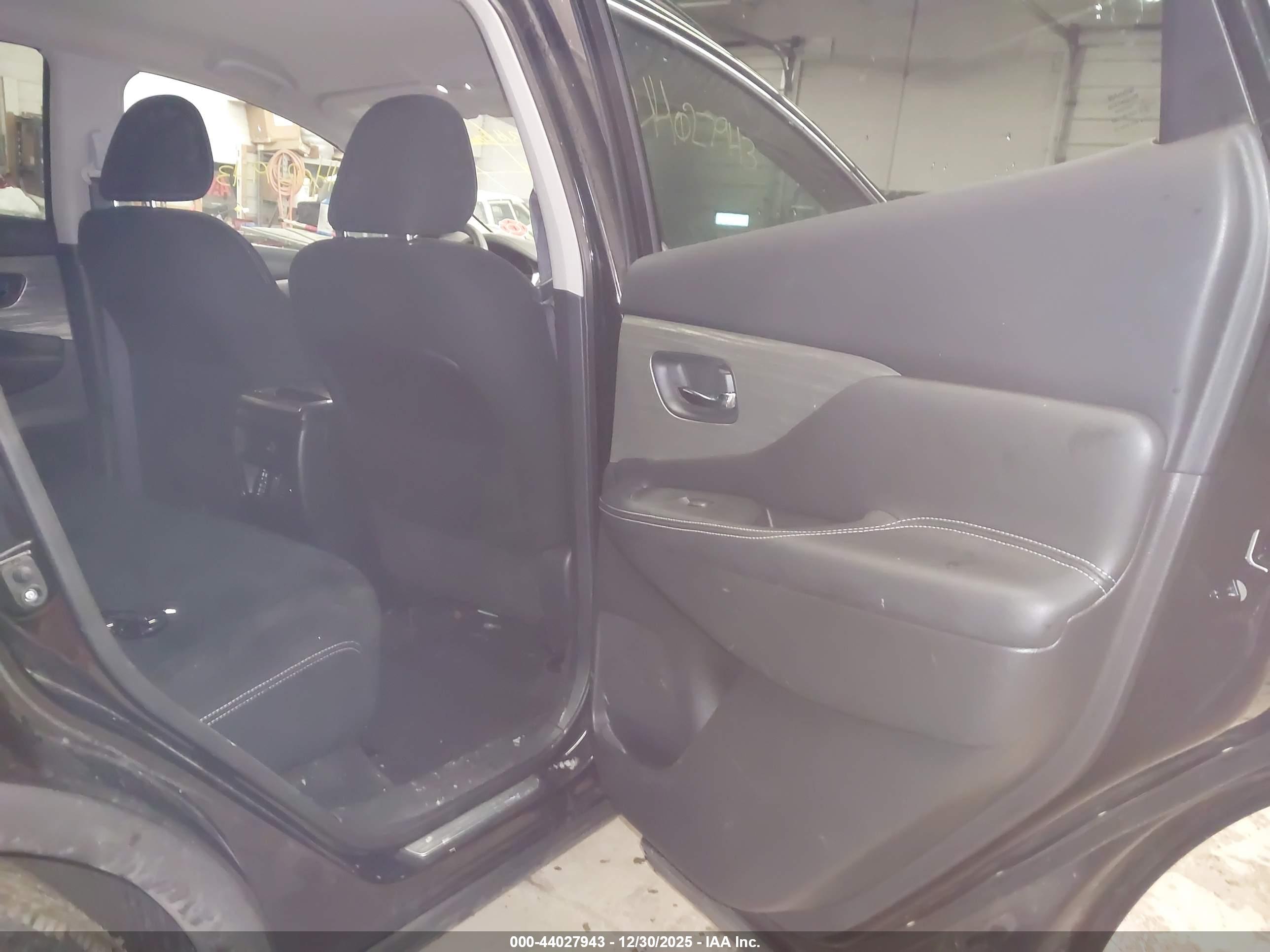 NISSAN MURANO image 8