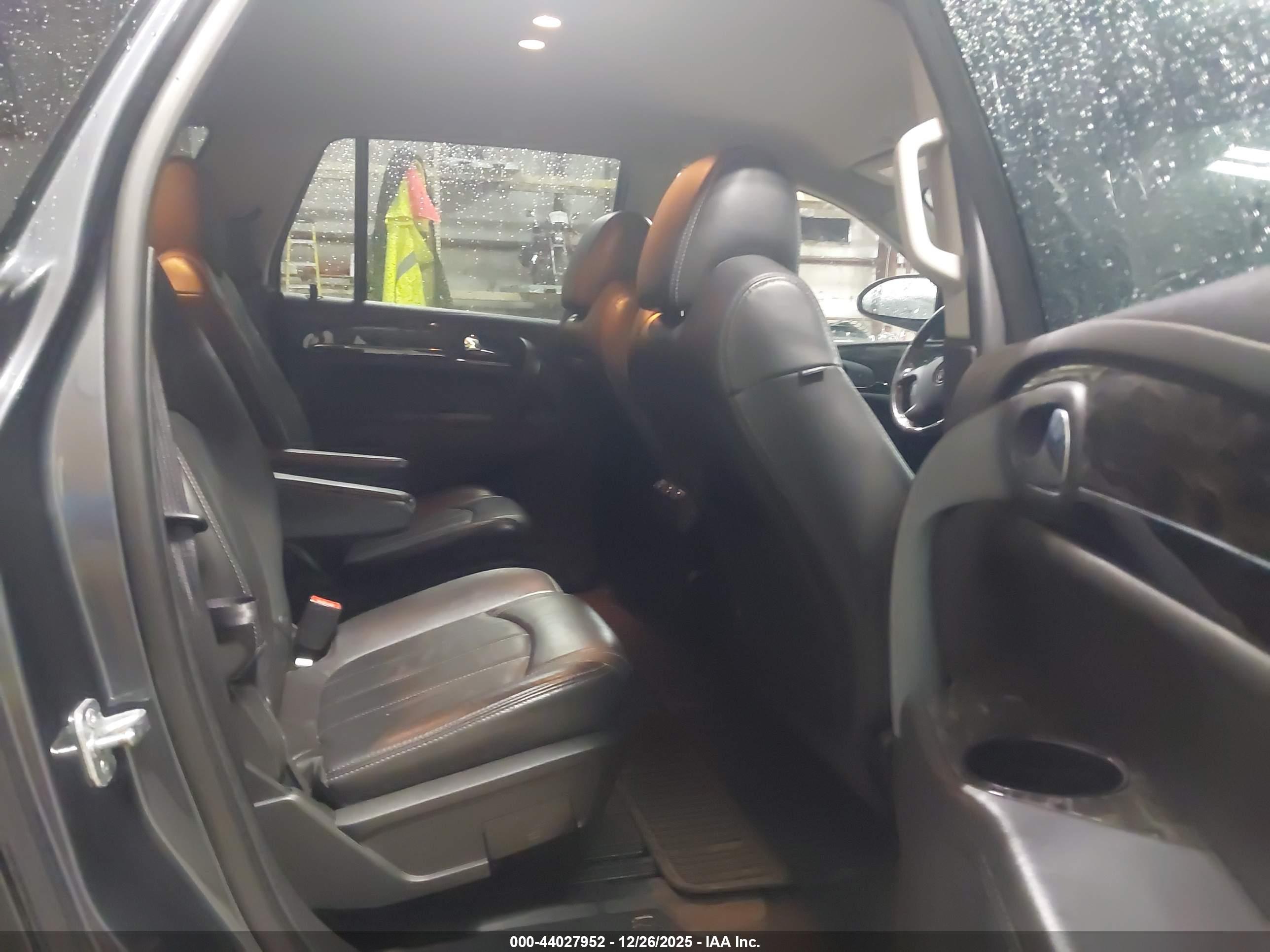BUICK ENCLAVE image 8
