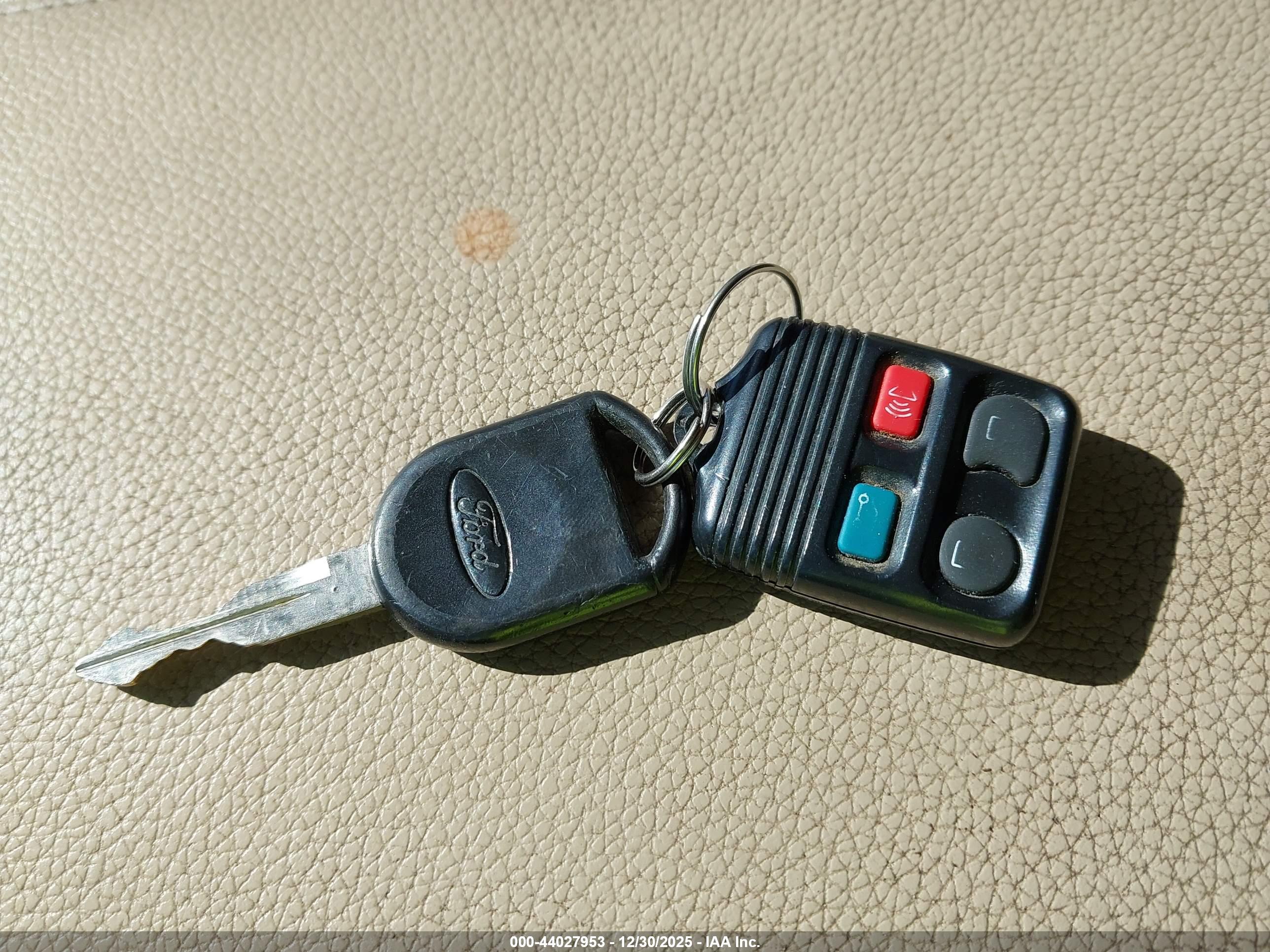 FORD EXPLORER image 11