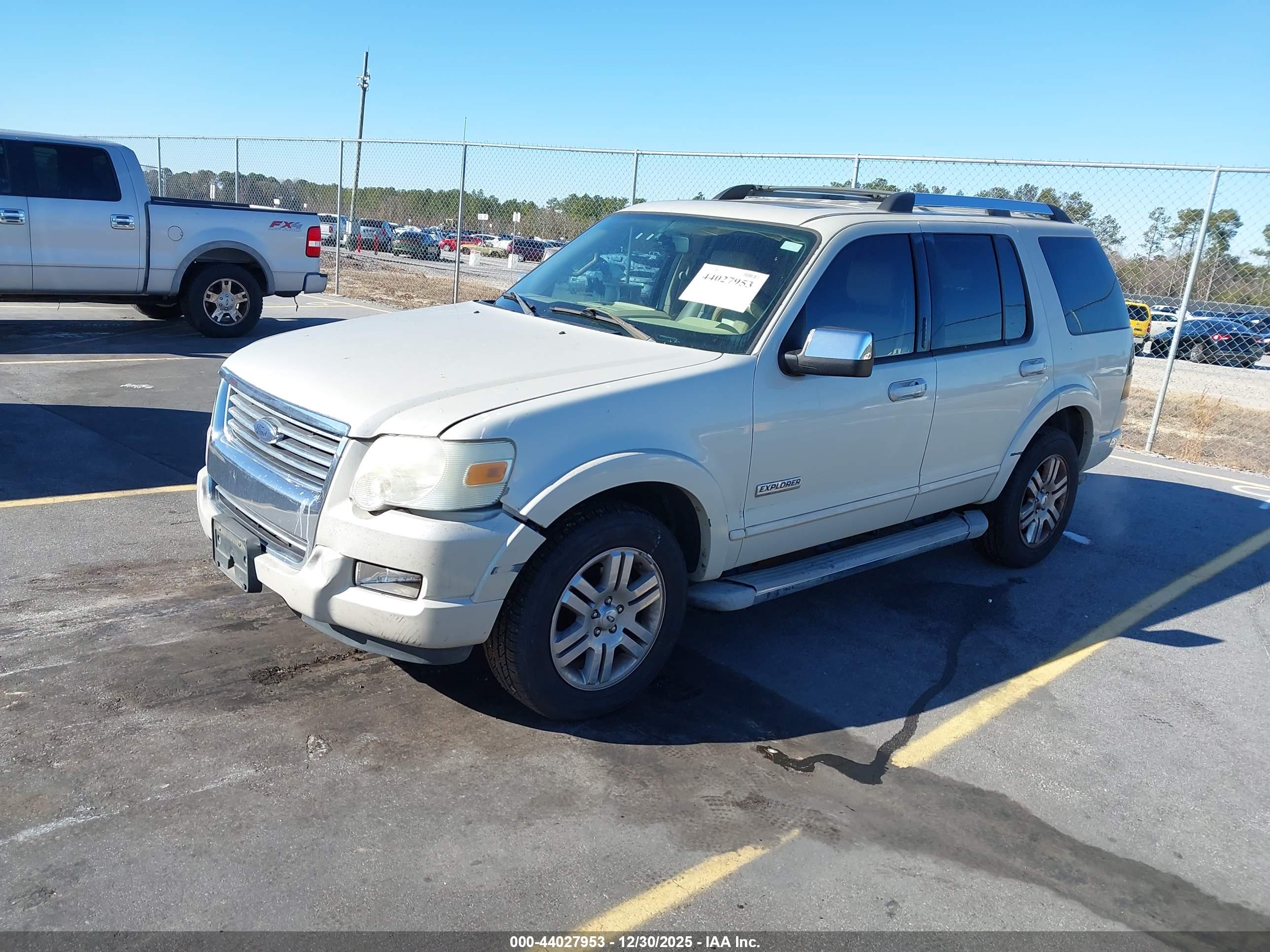 FORD EXPLORER image 2