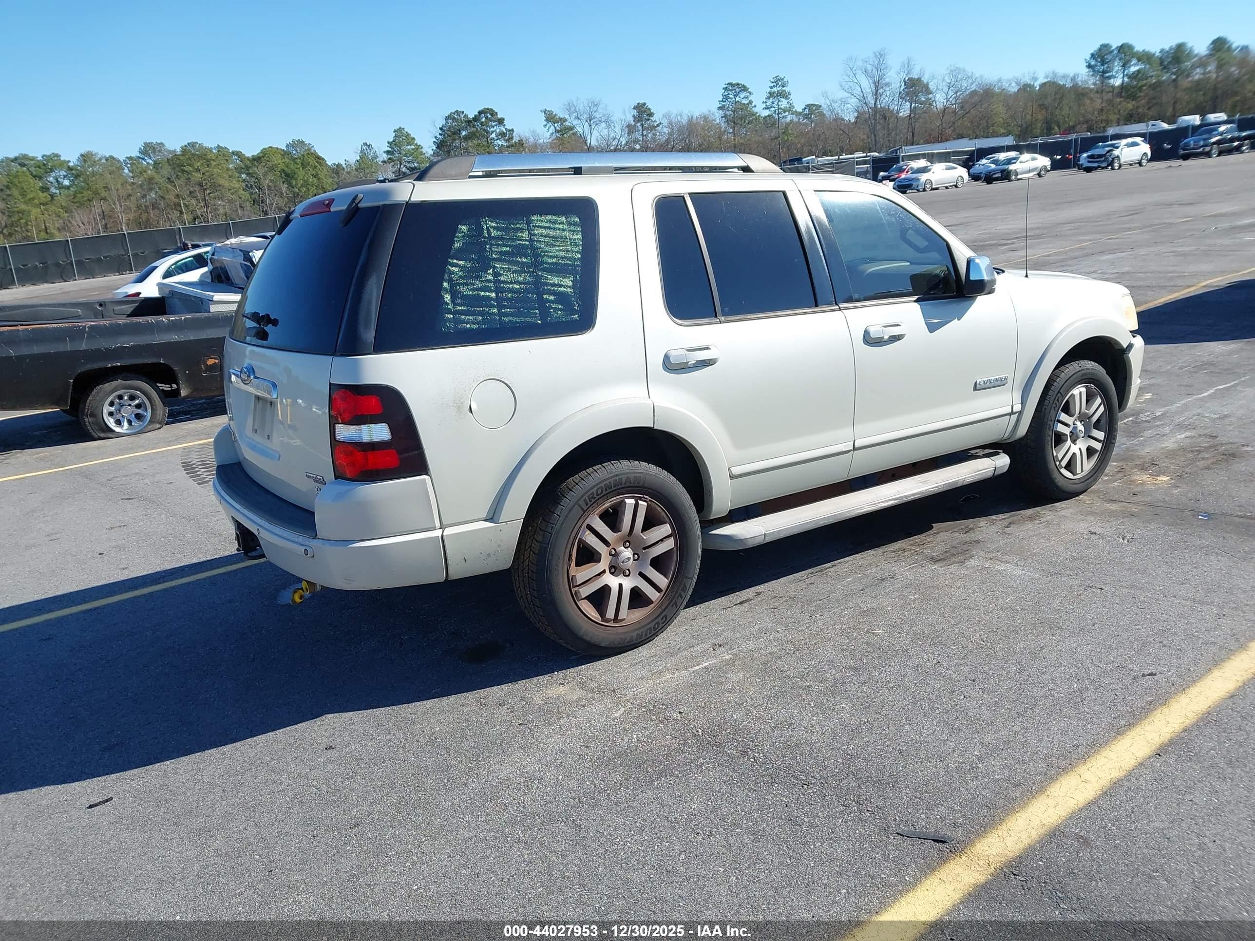 FORD EXPLORER image 4