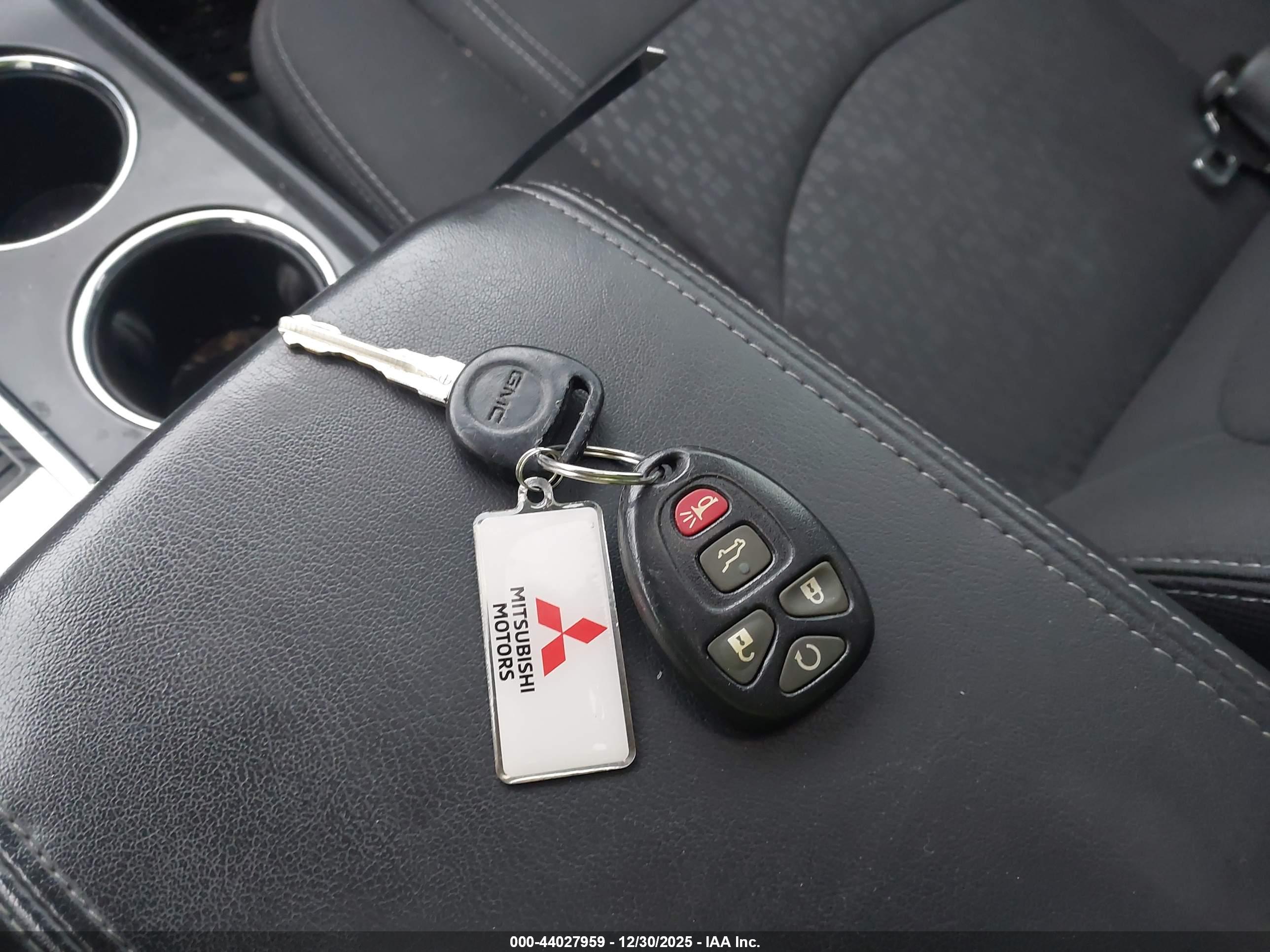 GMC ACADIA image 11