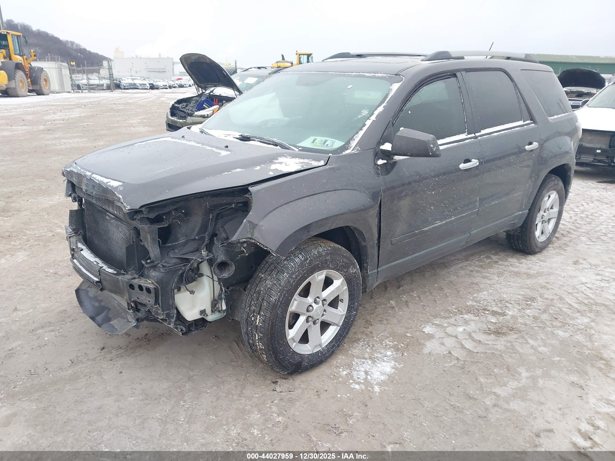 GMC ACADIA image 2