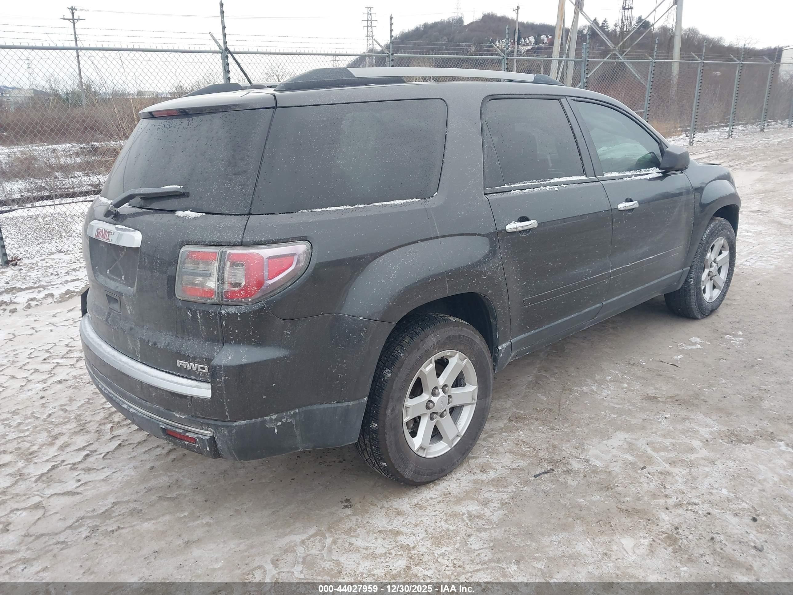 GMC ACADIA image 4