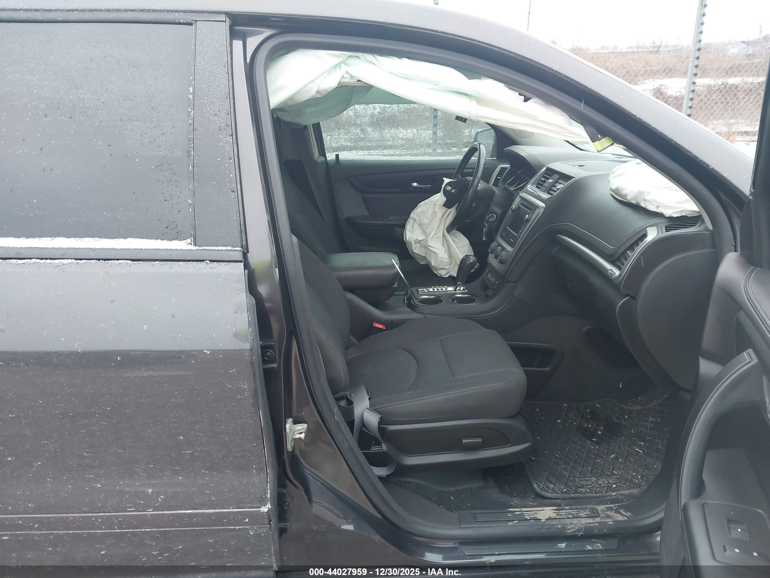 GMC ACADIA image 5
