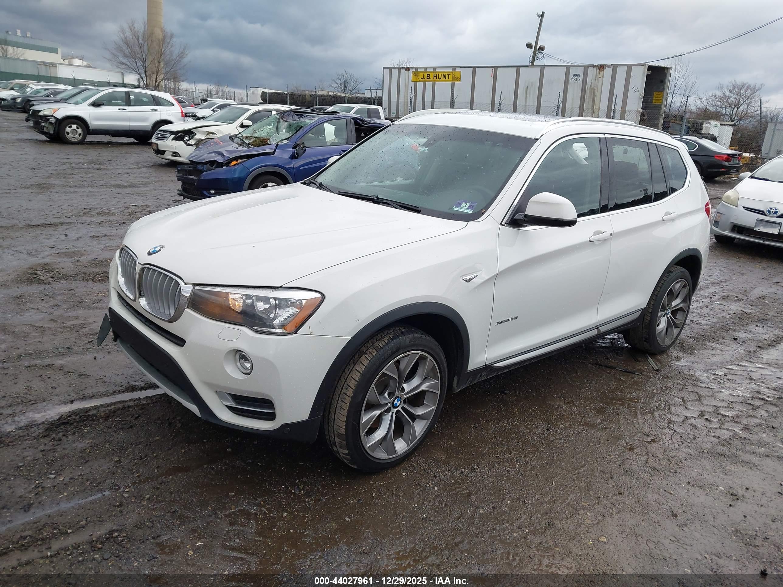 BMW X3 image 2