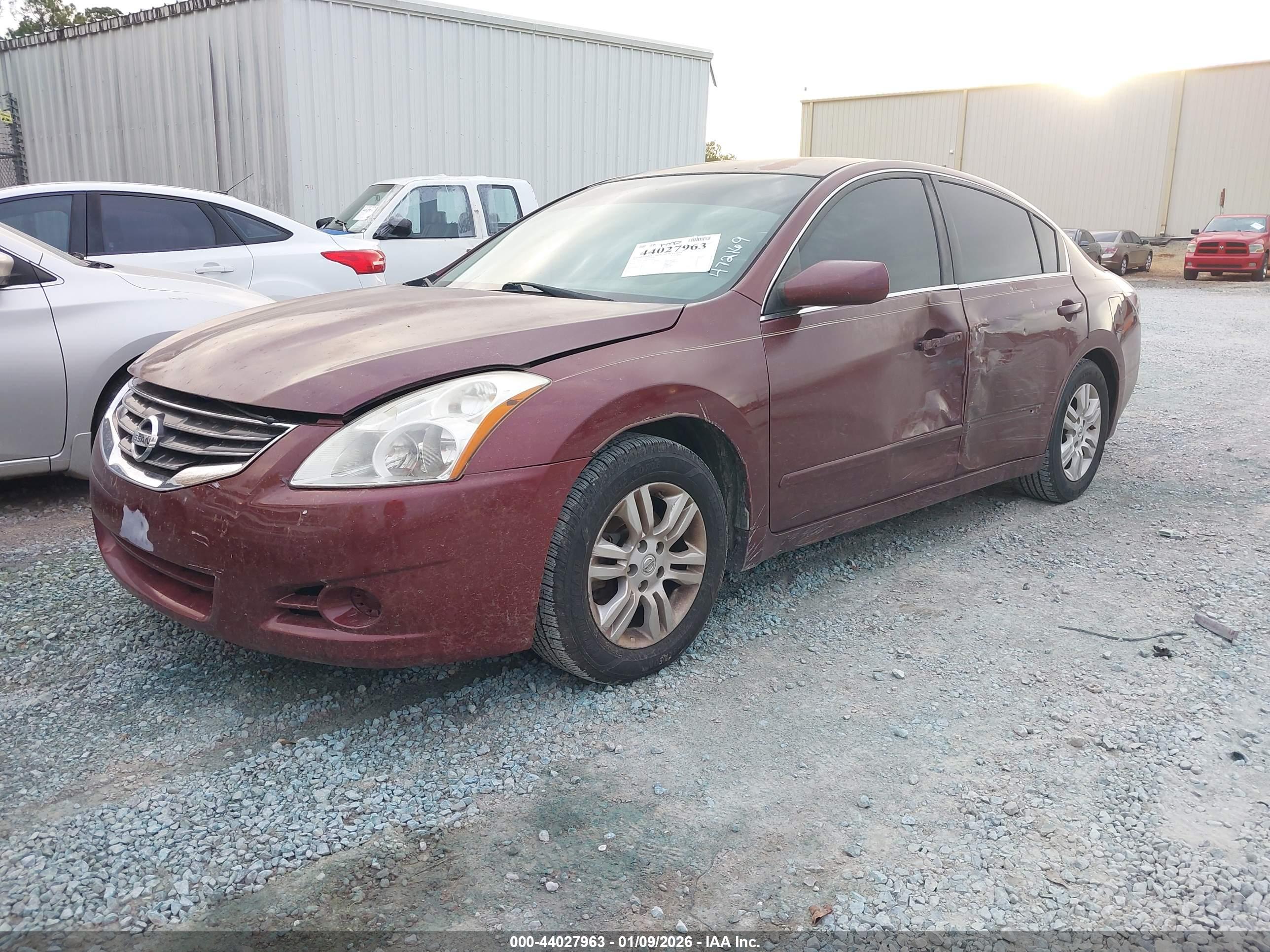 NISSAN ALTIMA image 2
