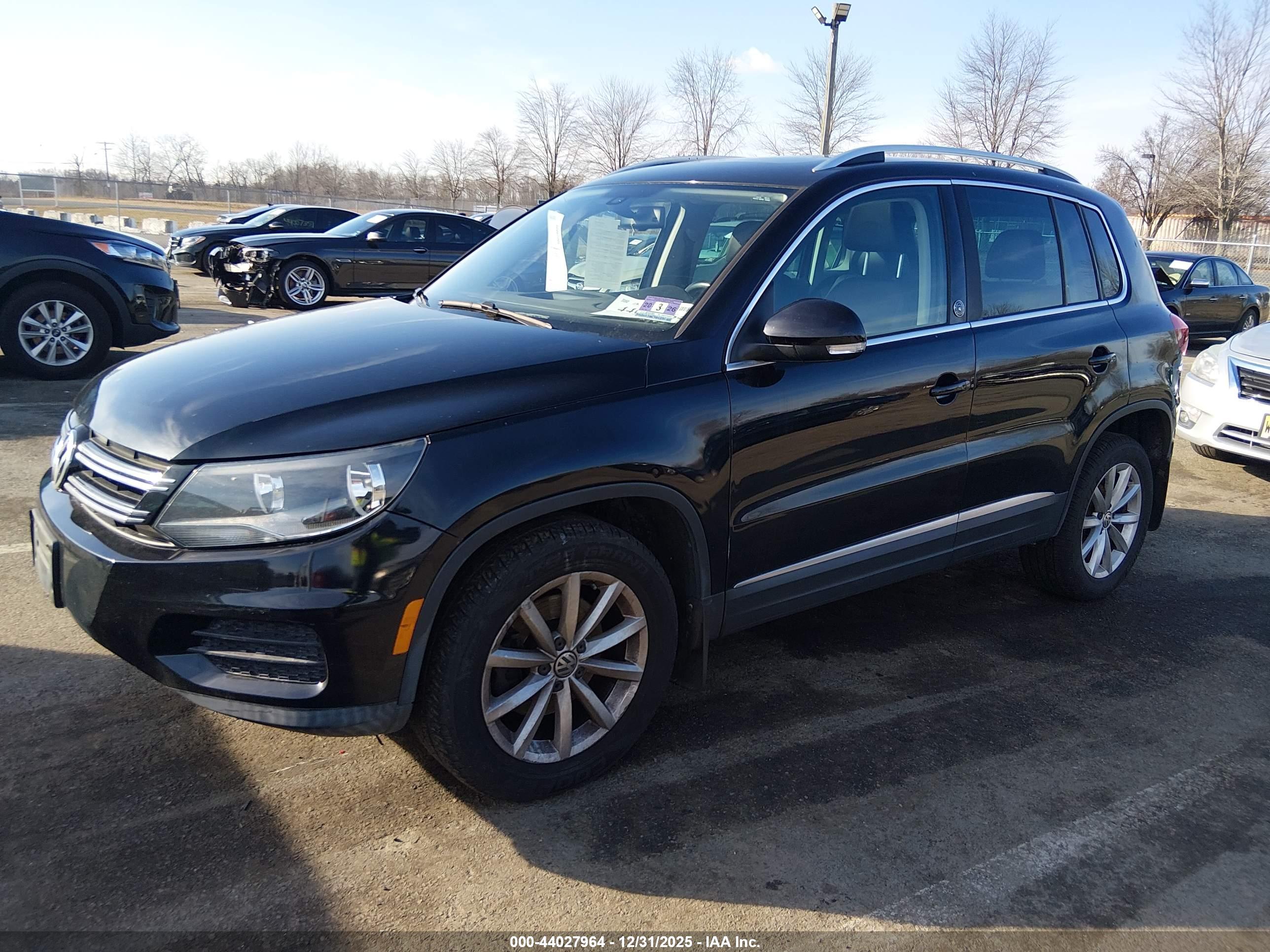 VOLKSWAGEN TIGUAN image 2