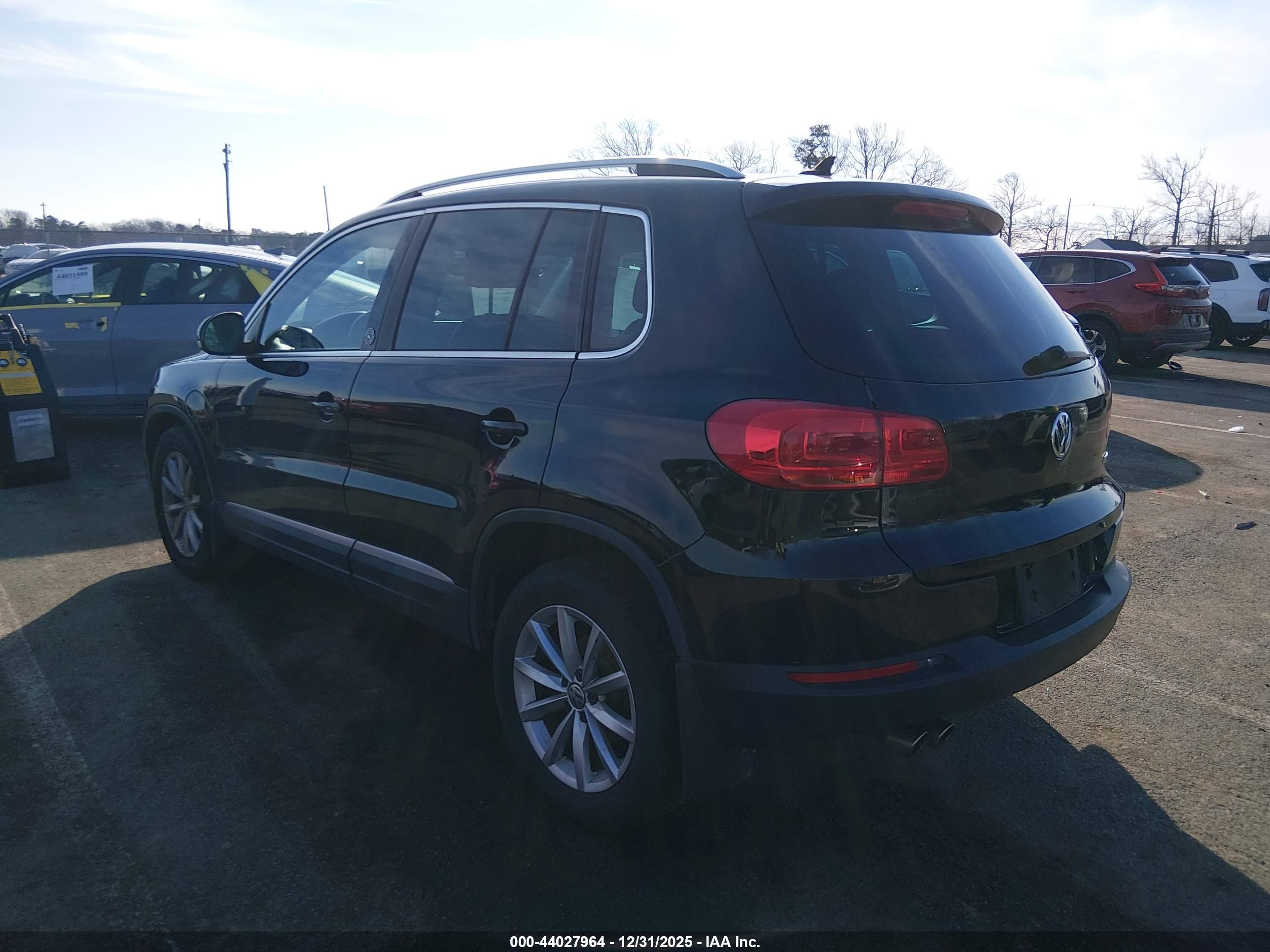 VOLKSWAGEN TIGUAN image 3
