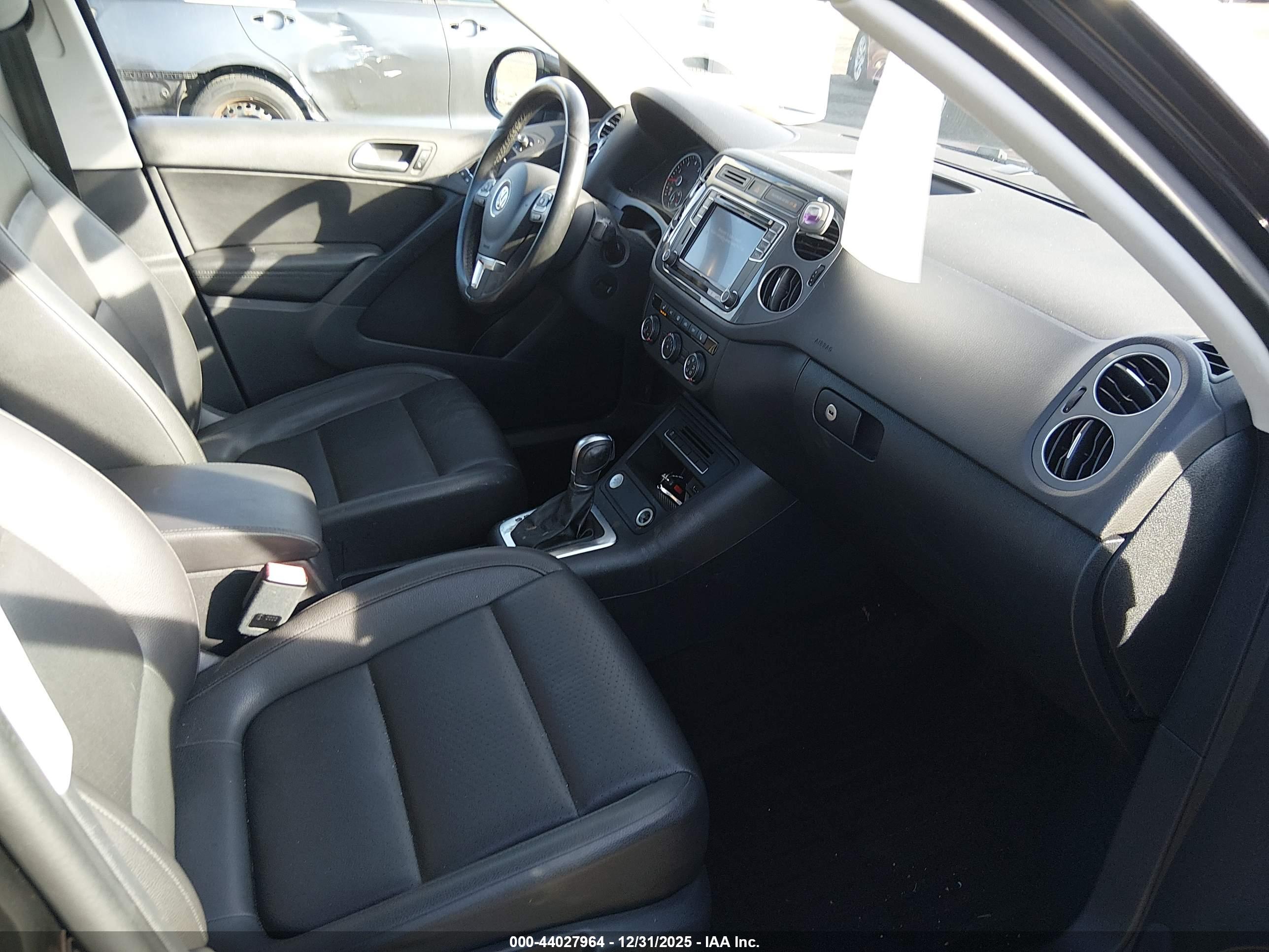 VOLKSWAGEN TIGUAN image 5