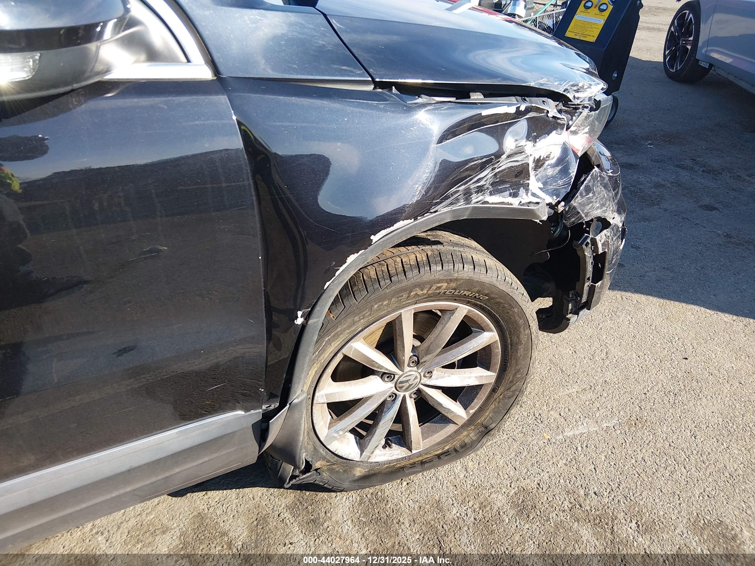 VOLKSWAGEN TIGUAN image 6